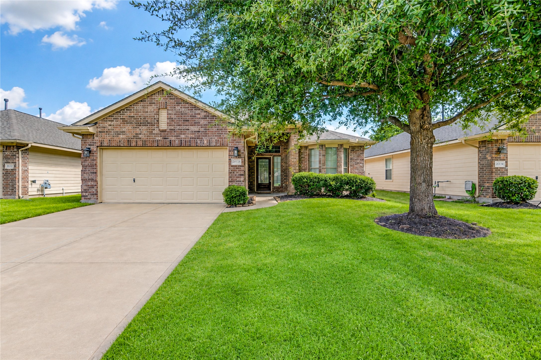 20138 Jasper Oaks Drive Property Photo 1