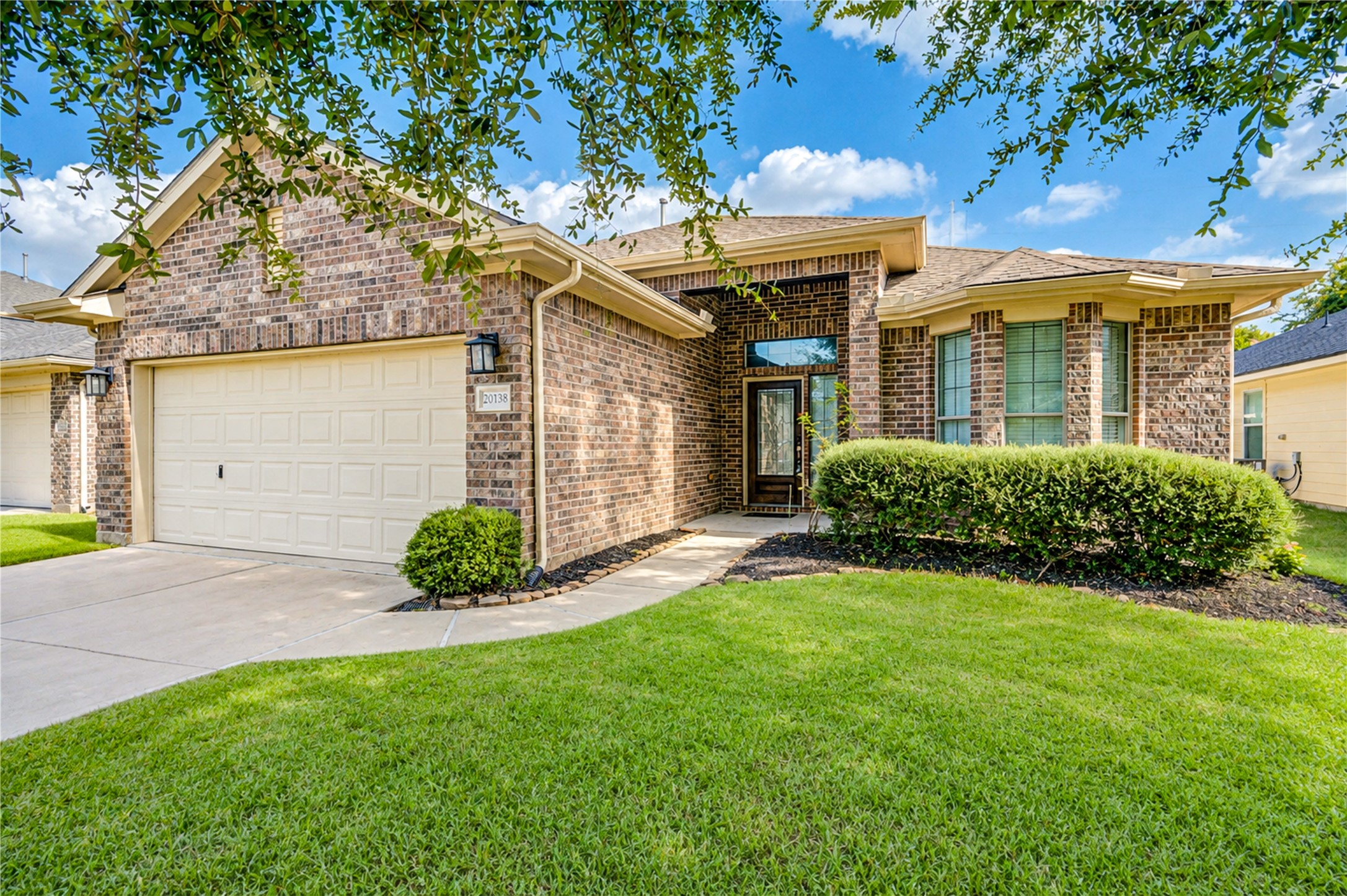 20138 Jasper Oaks Drive Property Photo 3