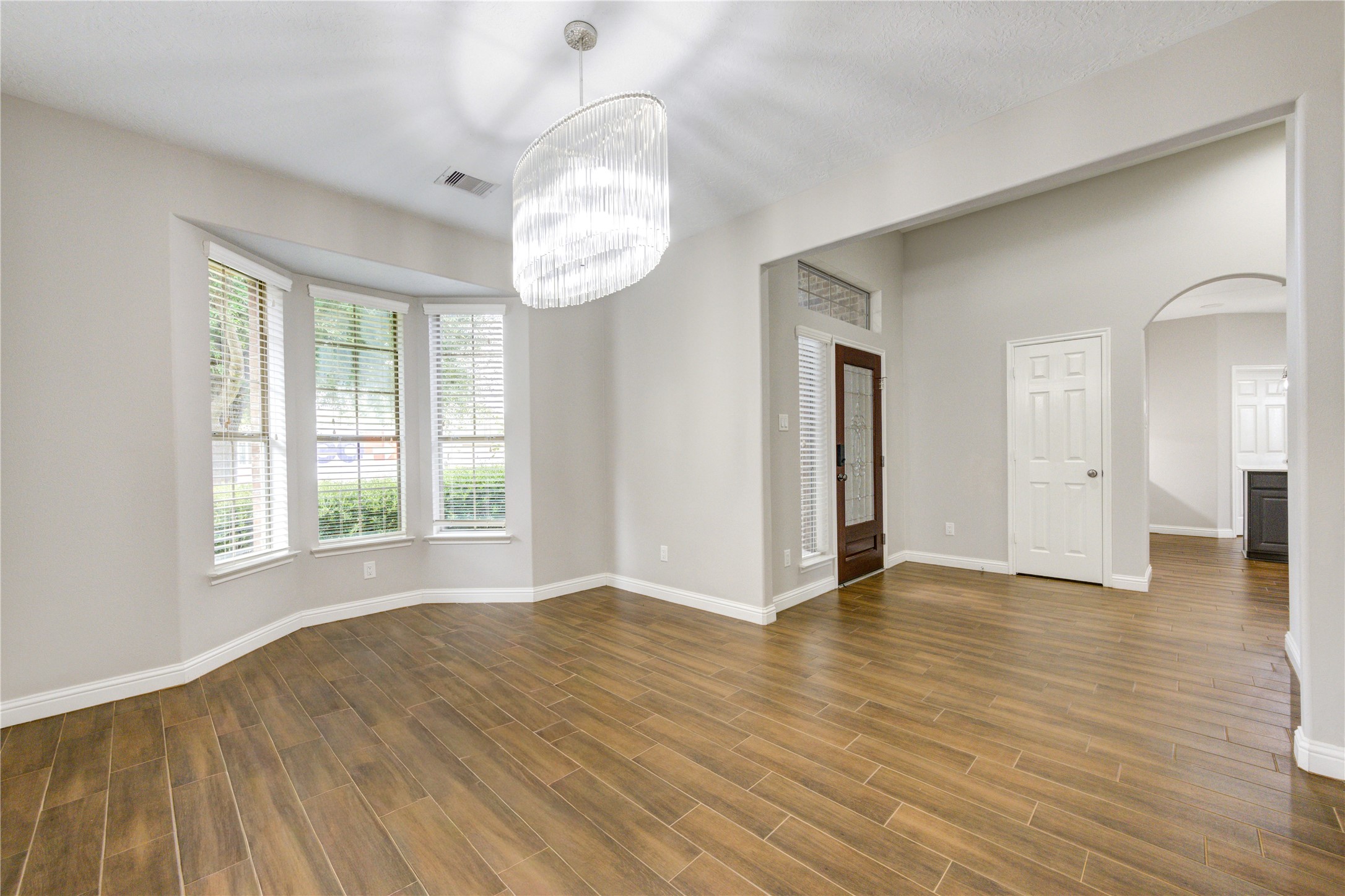20138 Jasper Oaks Drive Property Photo 6