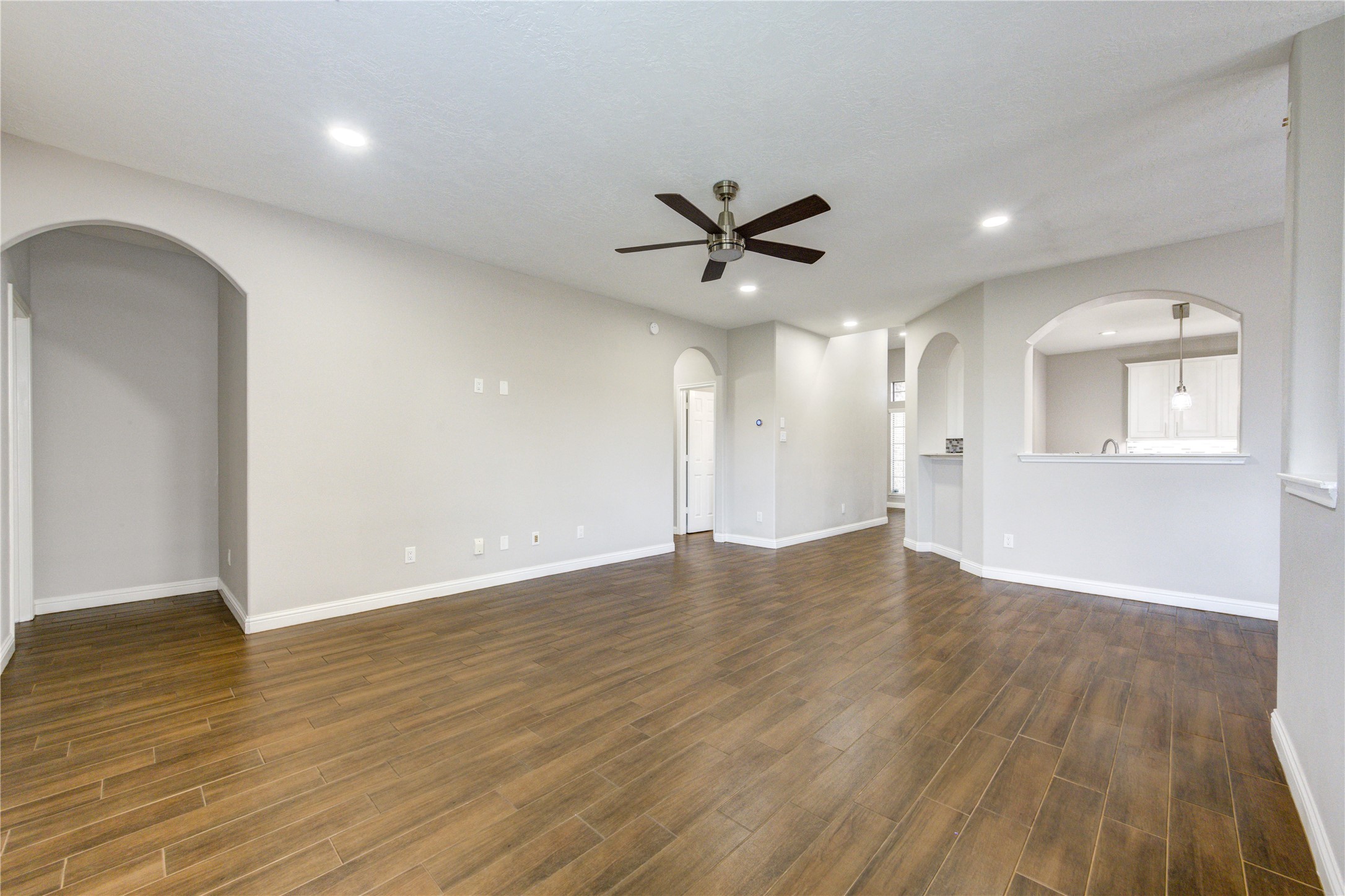 20138 Jasper Oaks Drive Property Photo 7