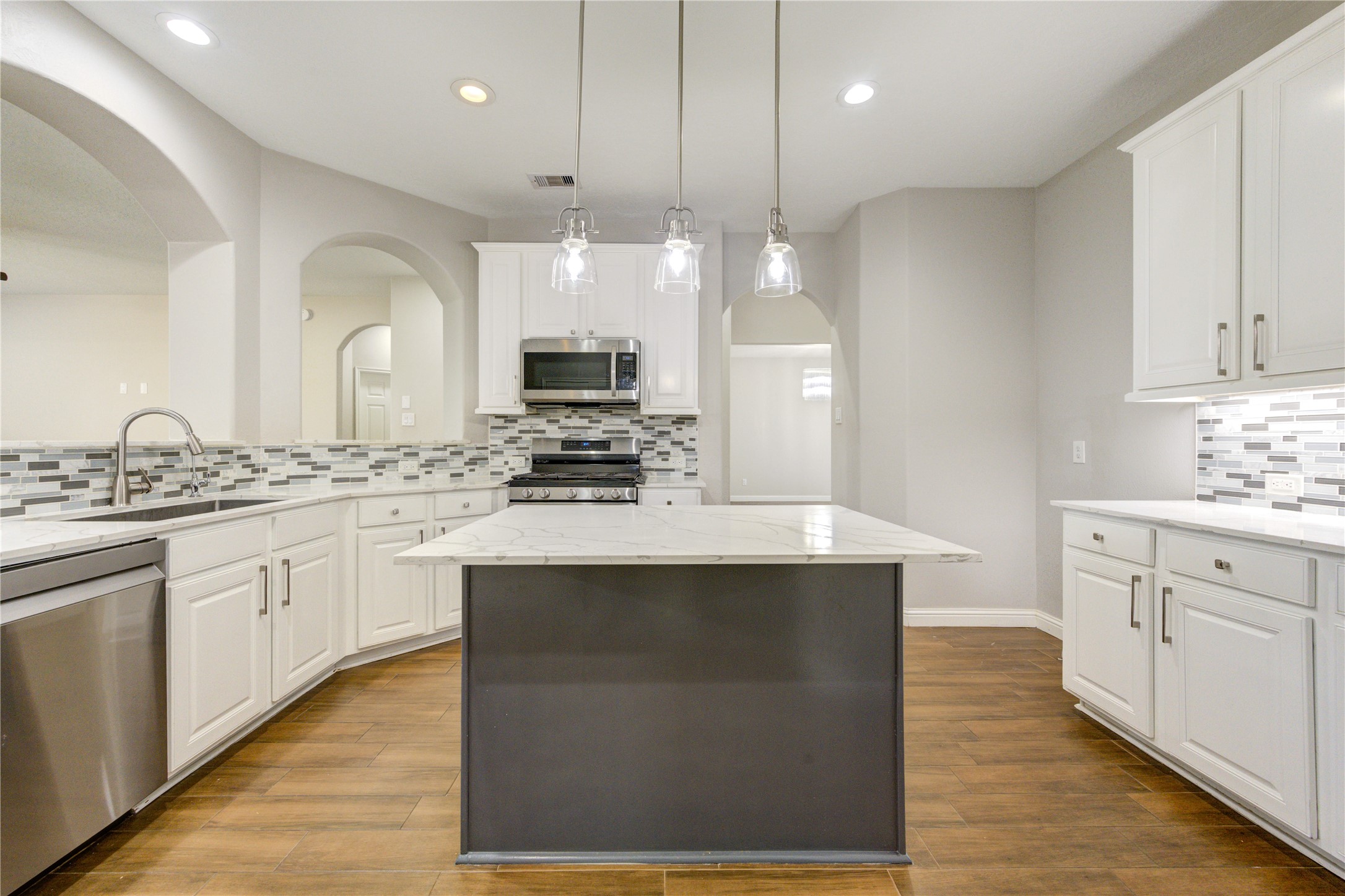20138 Jasper Oaks Drive Property Photo 12