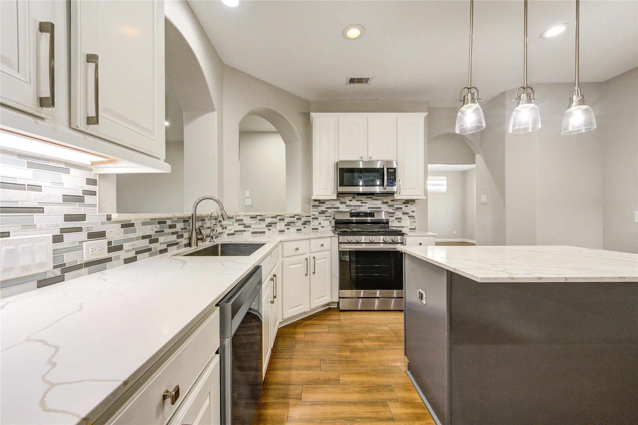 20138 Jasper Oaks Drive Property Photo 13