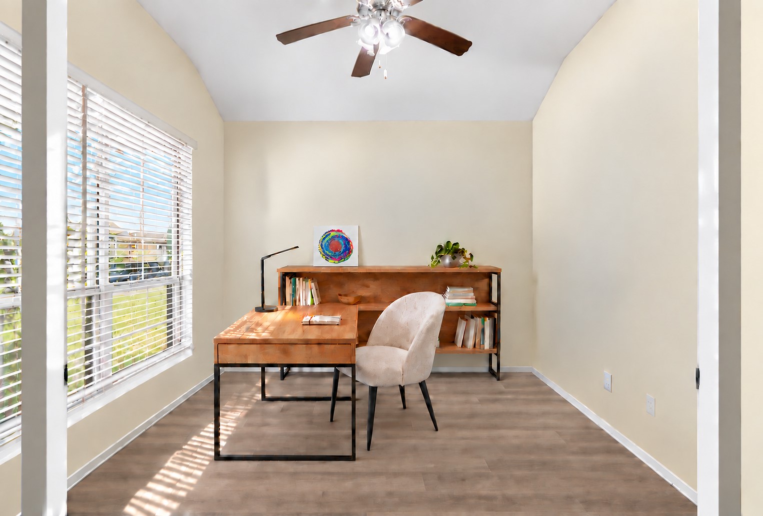 5402 Roaring Peaks Lane Property Photo 4