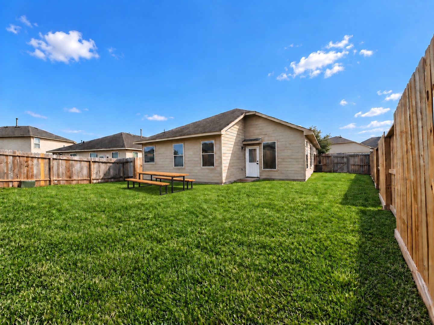 5402 Roaring Peaks Lane Property Photo 17