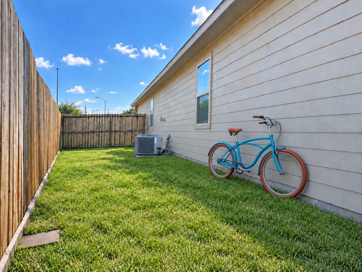 5402 Roaring Peaks Lane Property Photo 18