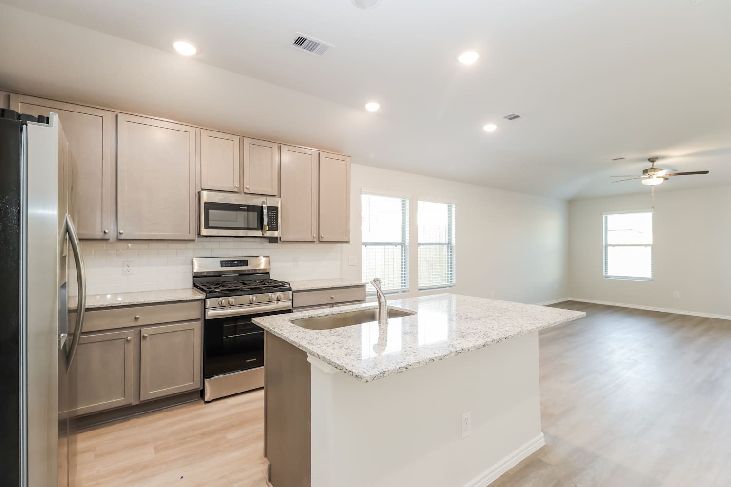 24816 Scilla Way Property Photo 8