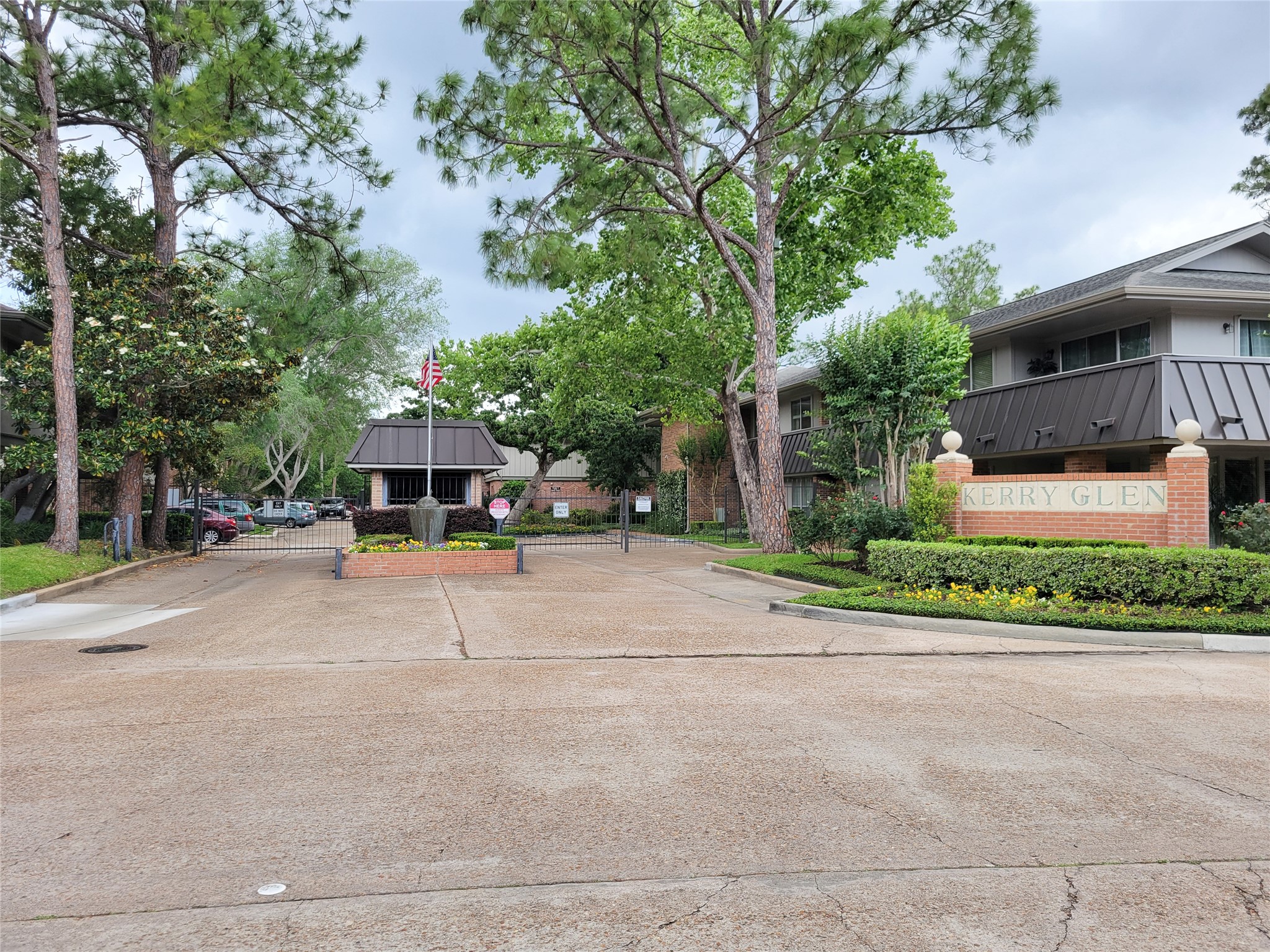 6443 Bayou Glen Road Property Photo 1