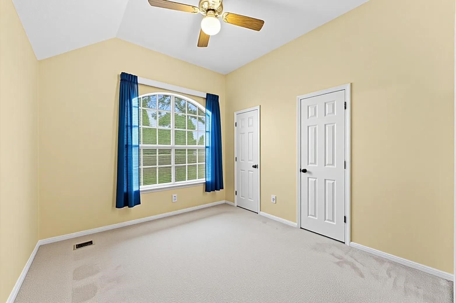 2526 Berkley Court Property Photo 9