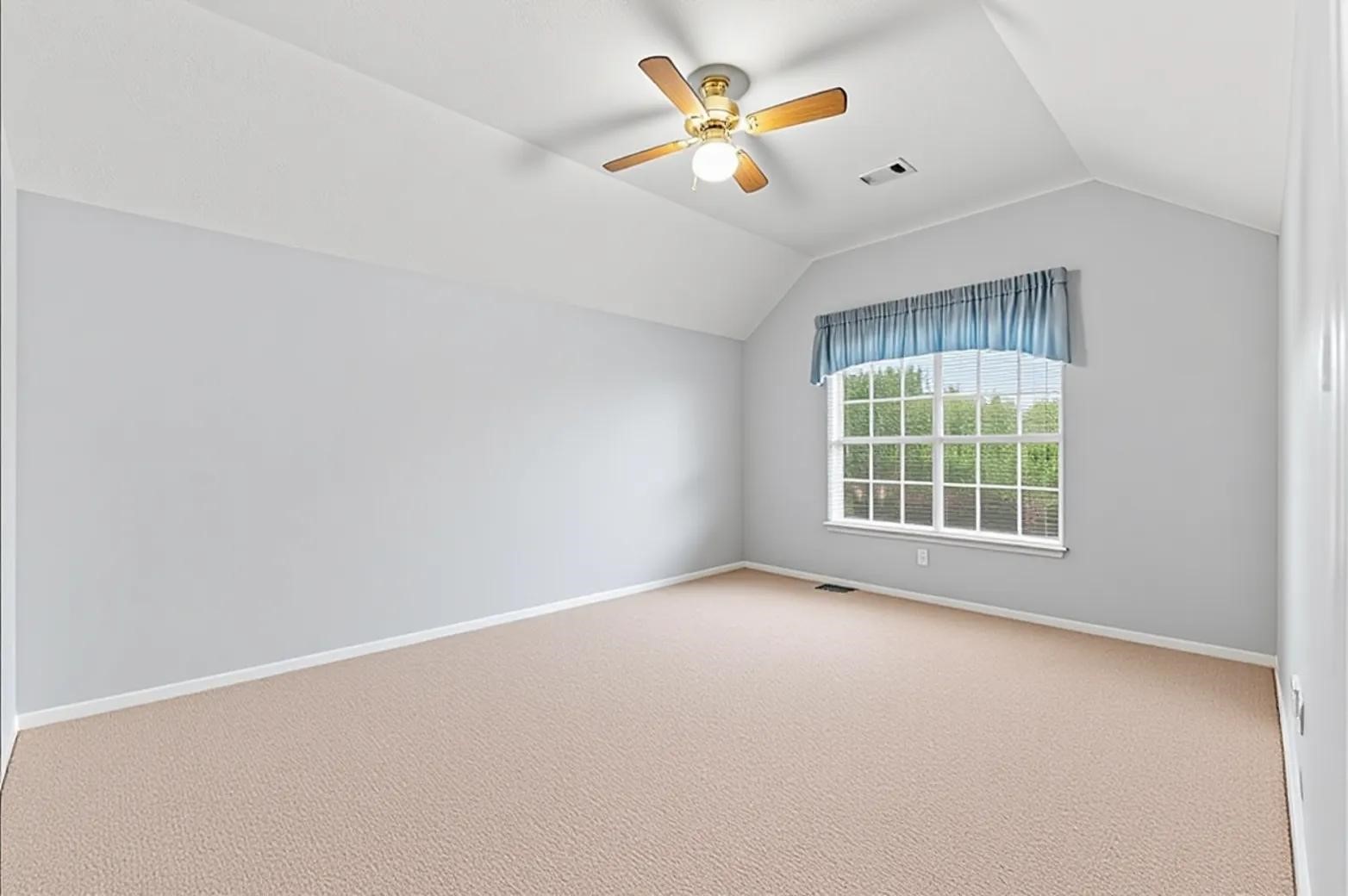 2526 Berkley Court Property Photo 11