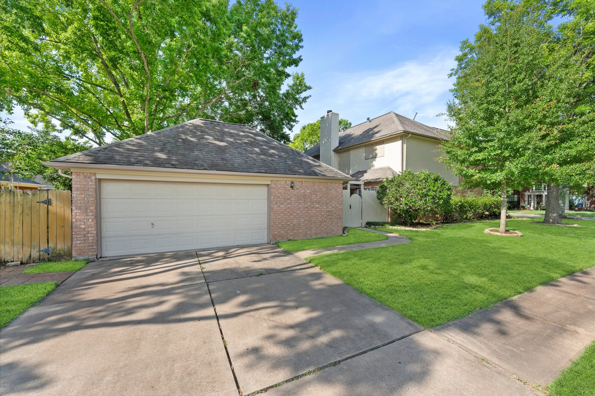 2526 Berkley Court Property Photo 17