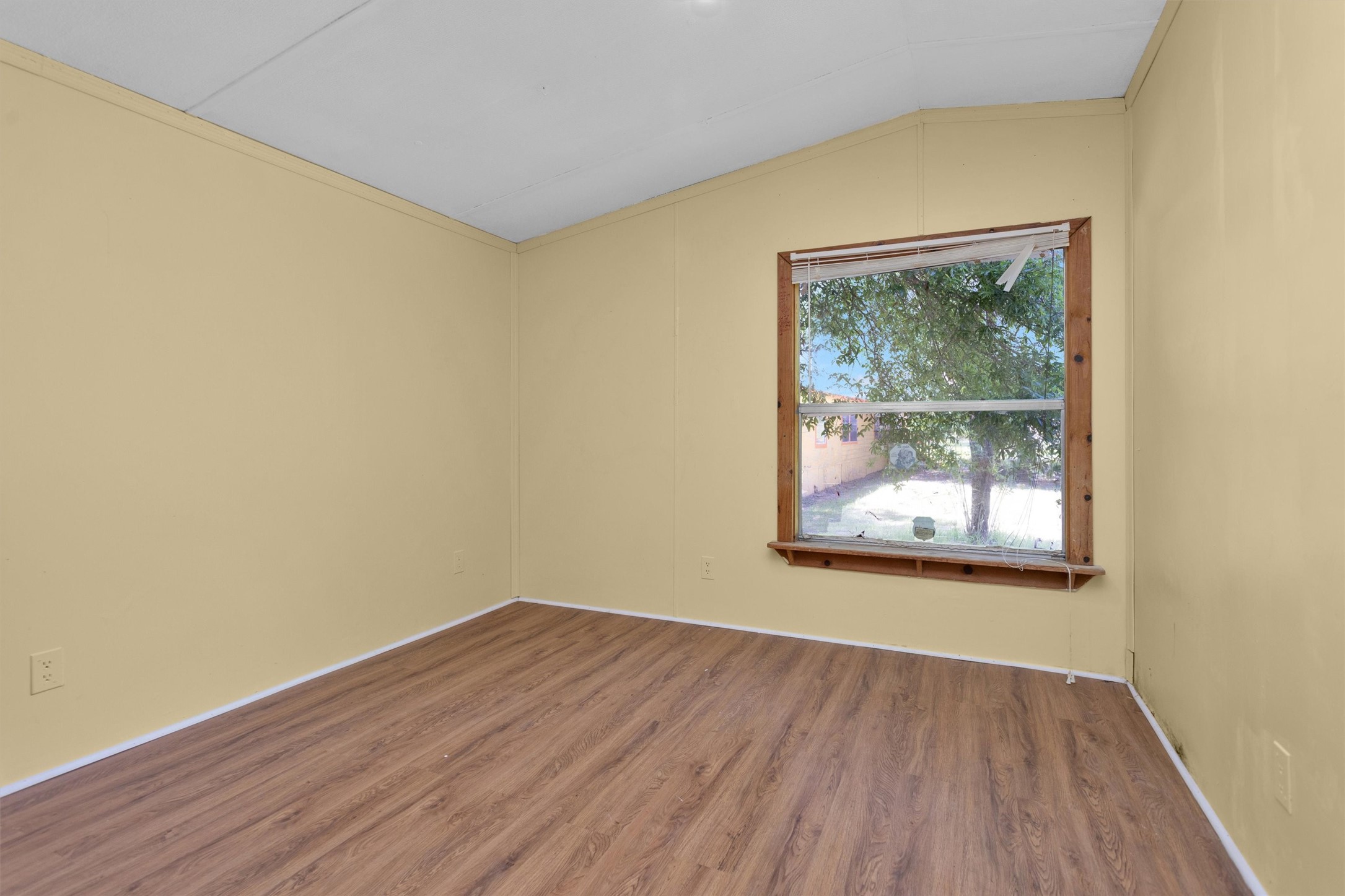 1001 County Line Road B Road B Property Photo 7