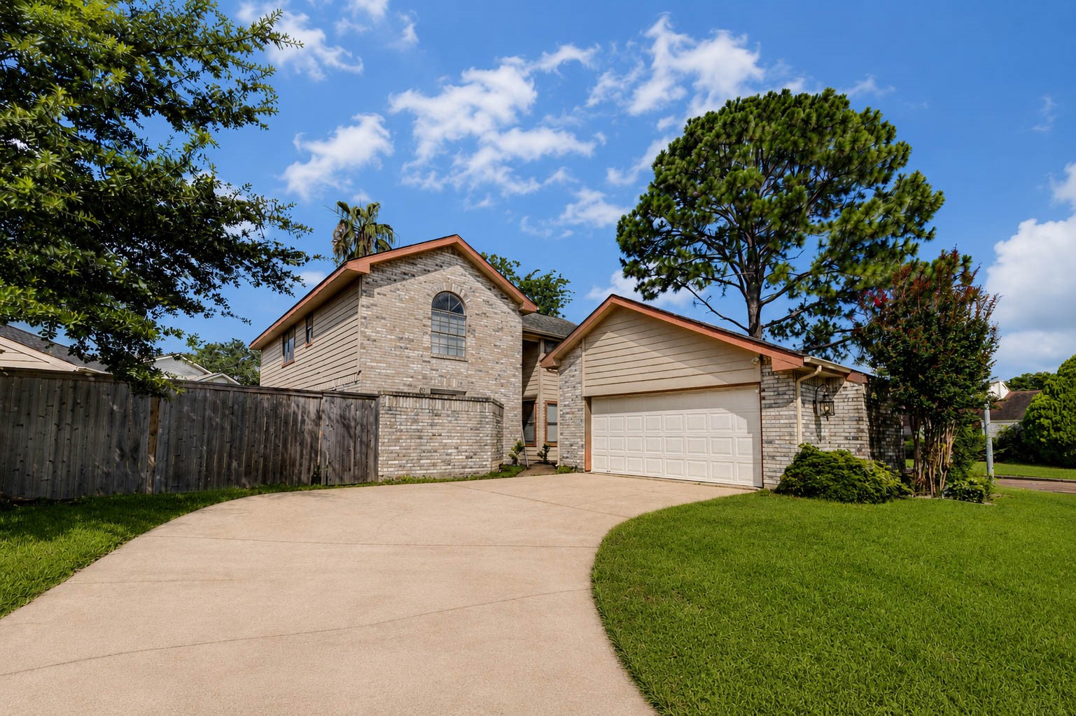 3102 Ashford Bend Drive Property Photo 1