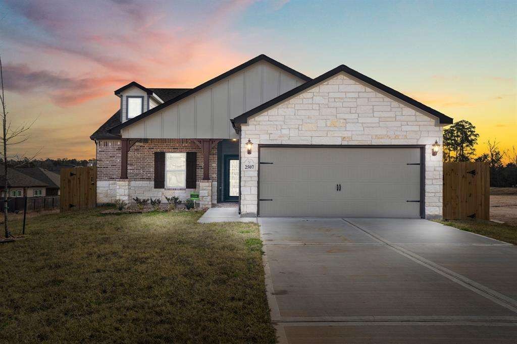 2507 Canyon Crown Court Property Photo 1