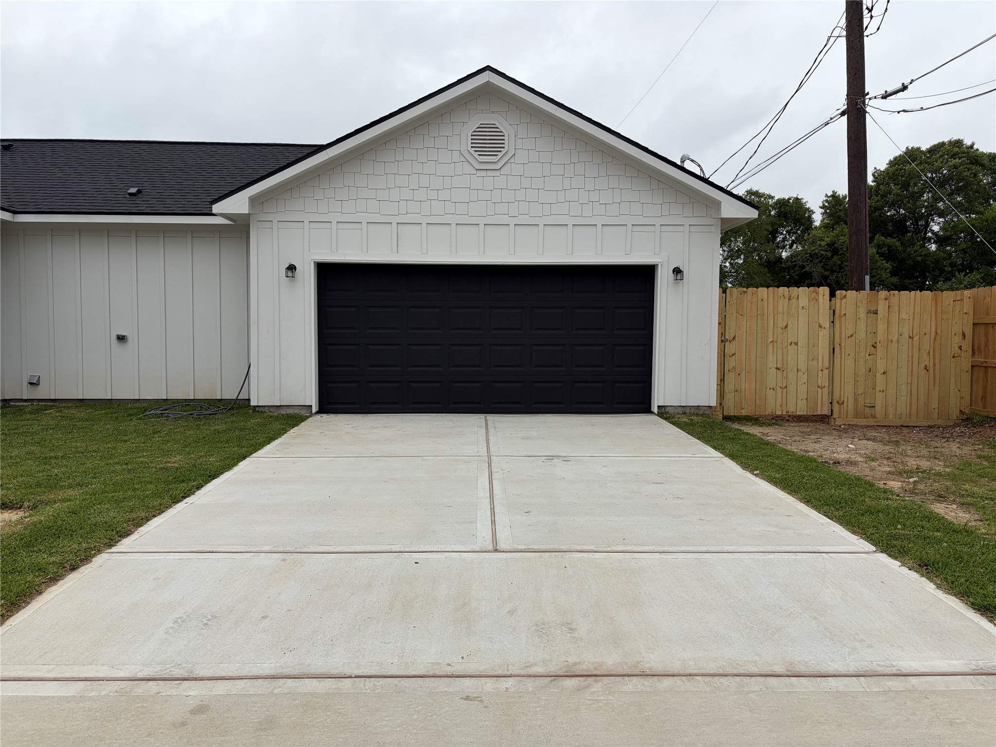 1300 Edison Avenue Property Photo 3