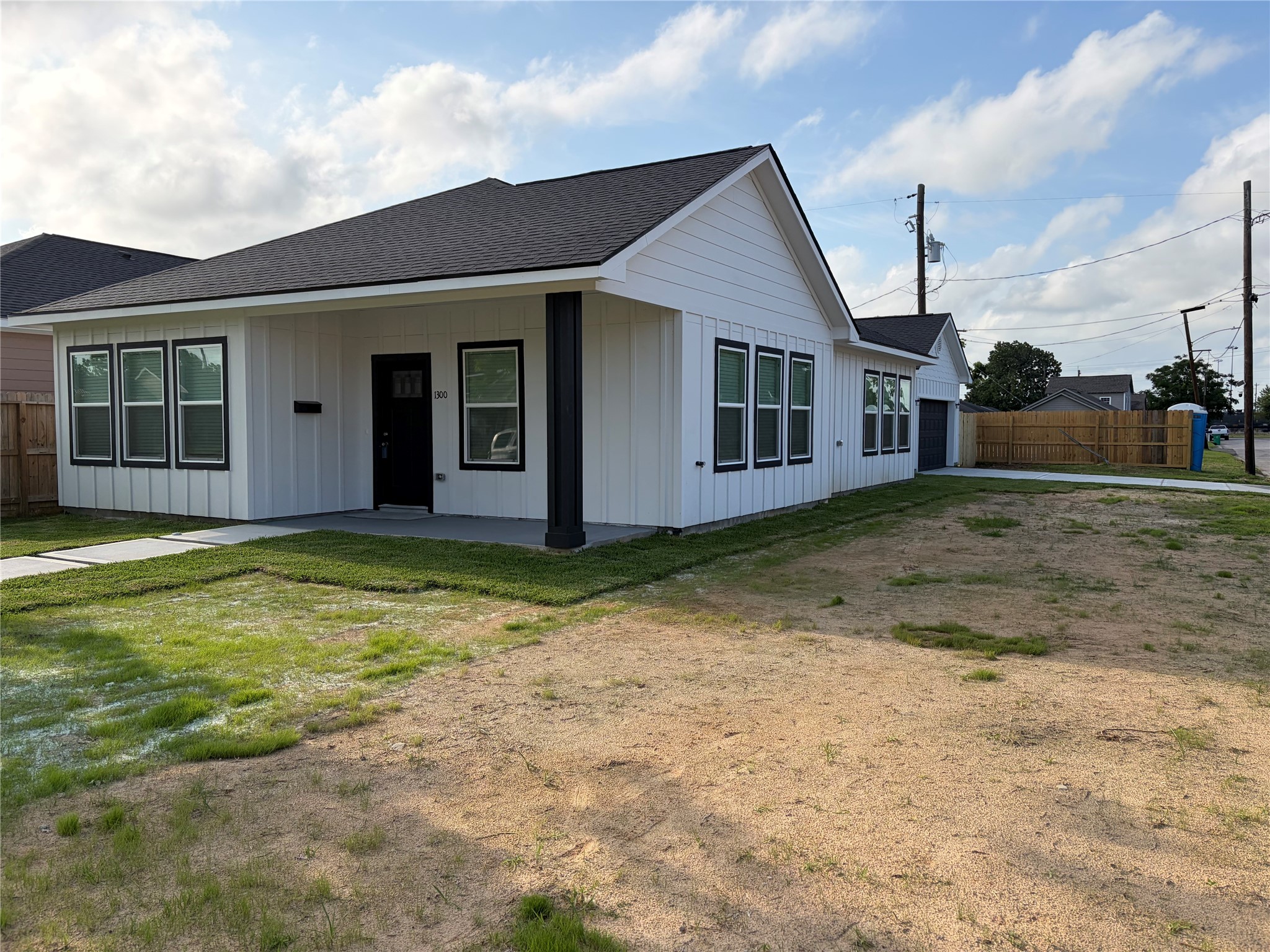 1300 Edison Avenue Property Photo 4