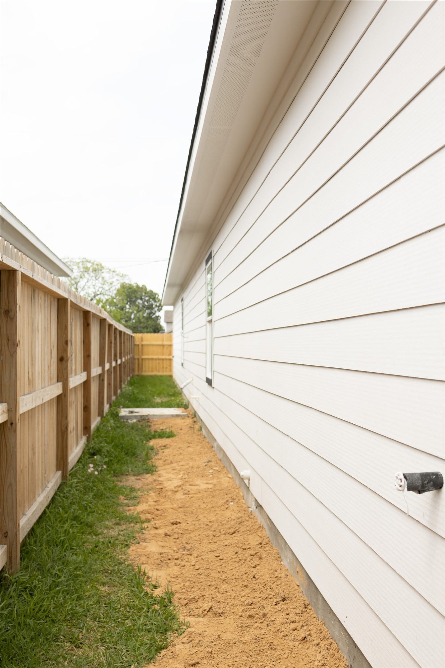 1300 Edison Avenue Property Photo 5