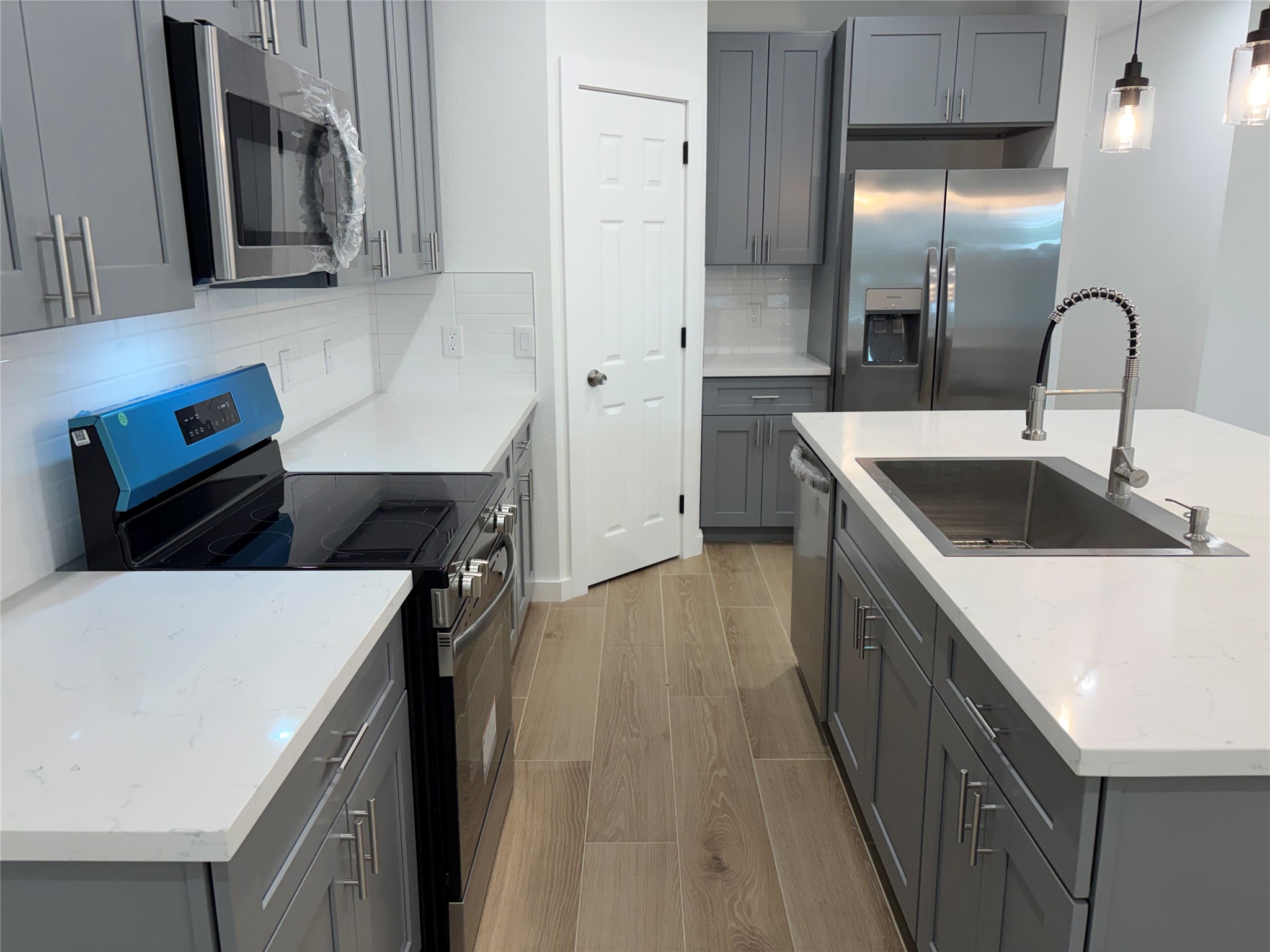 1300 Edison Avenue Property Photo 12