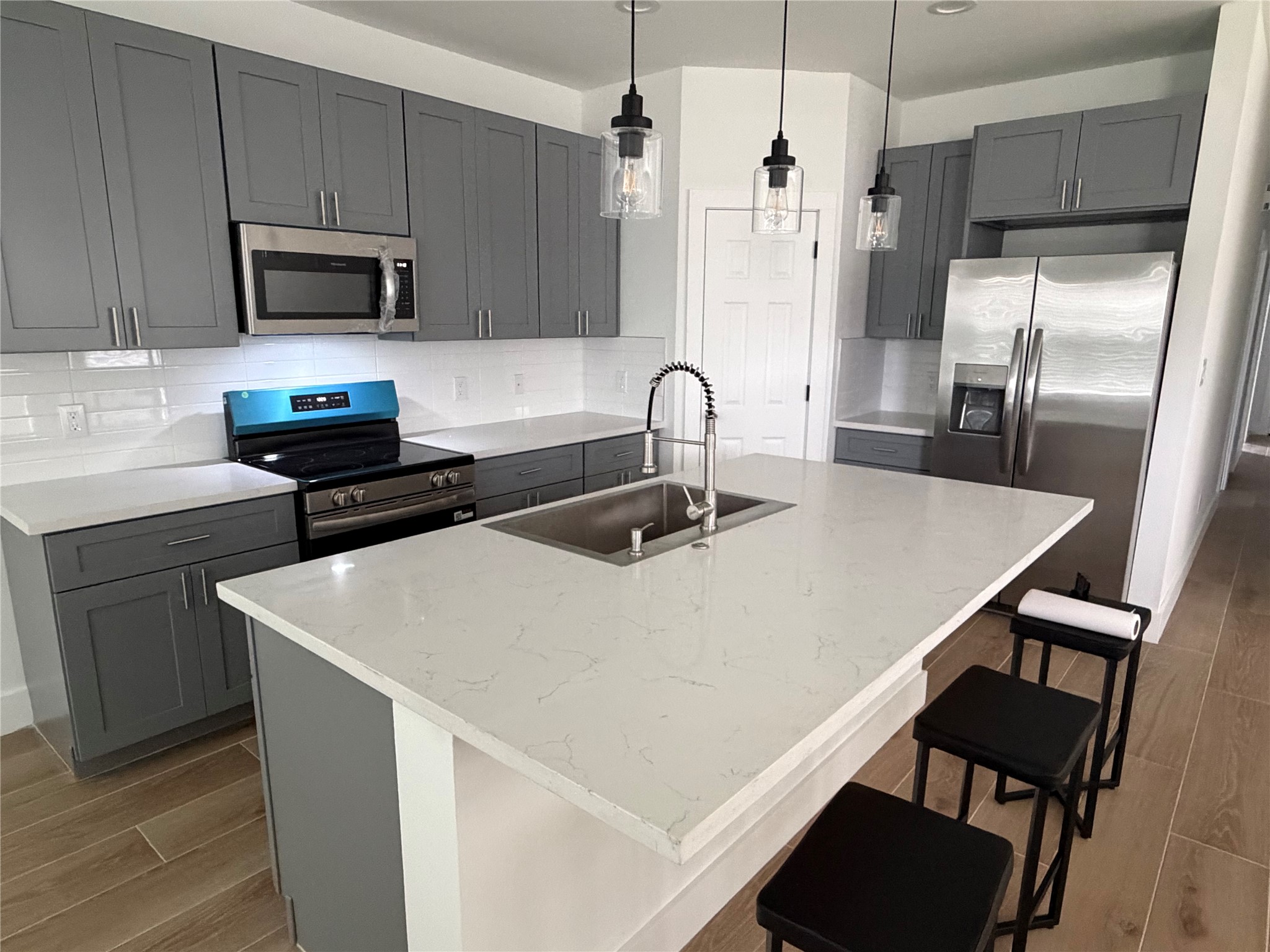 1300 Edison Avenue Property Photo 14