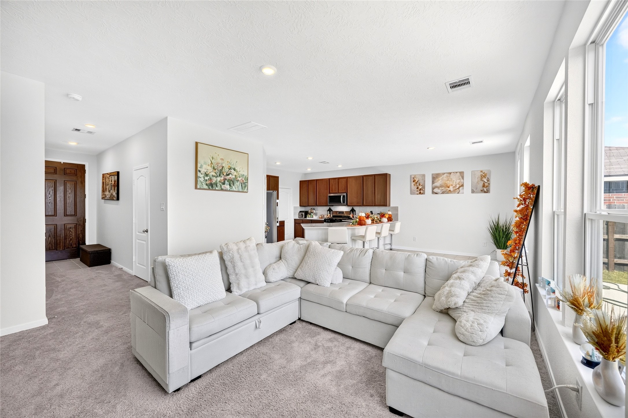 25231 Benroe Street Property Photo 6