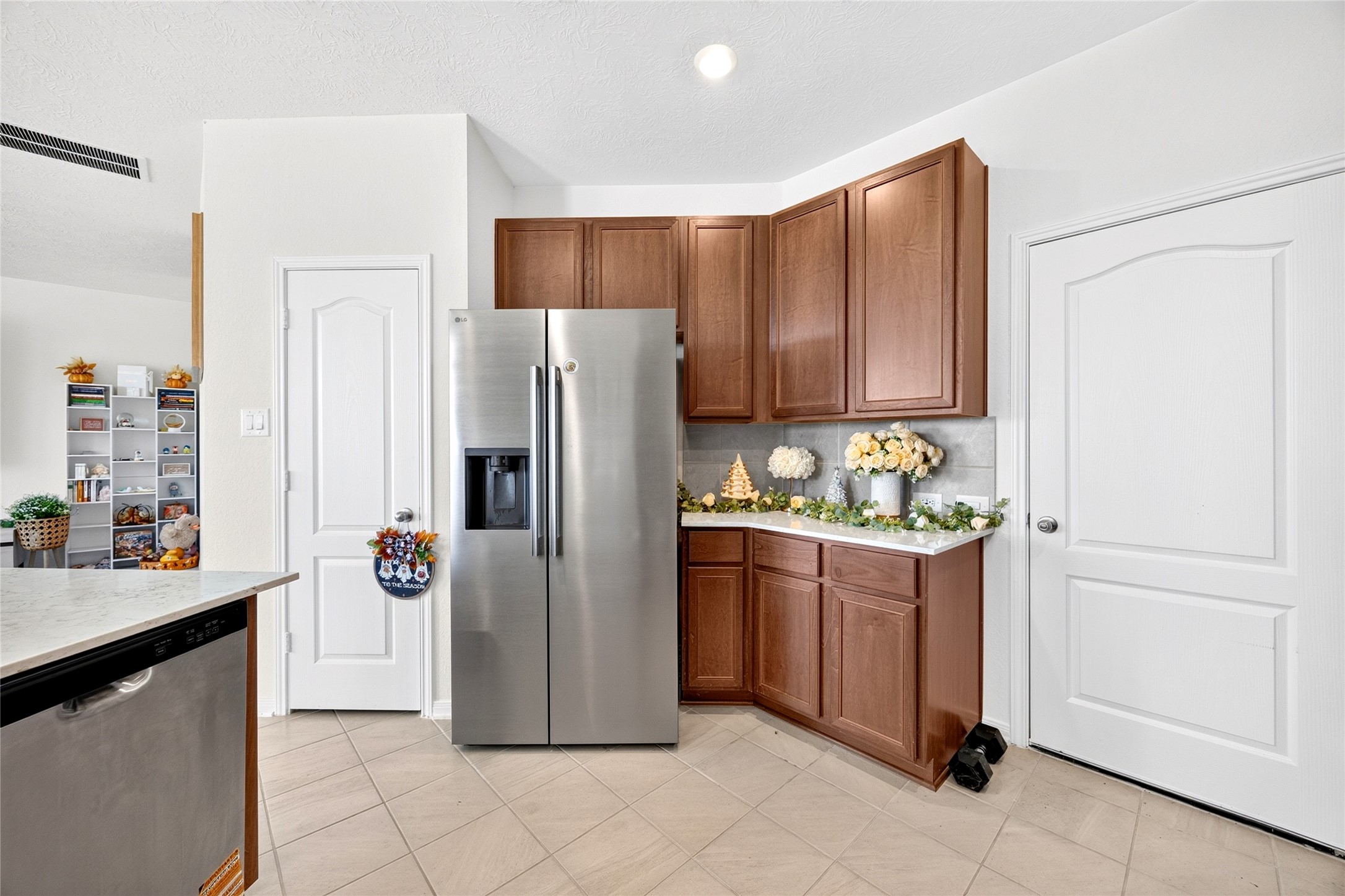 25231 Benroe Street Property Photo 12