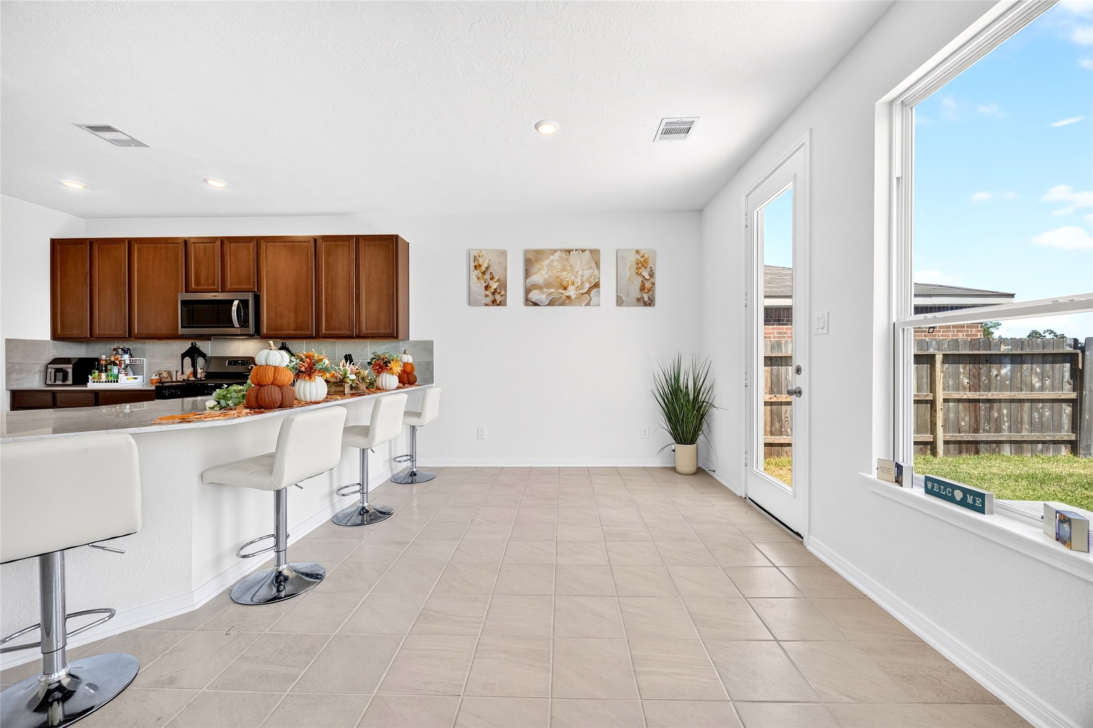 25231 Benroe Street Property Photo 13