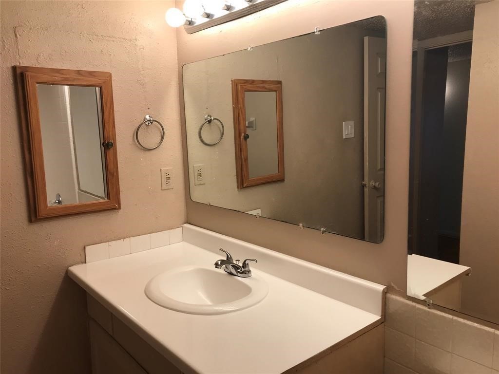 2826 S Bartell Drive 35 Property Photo 11