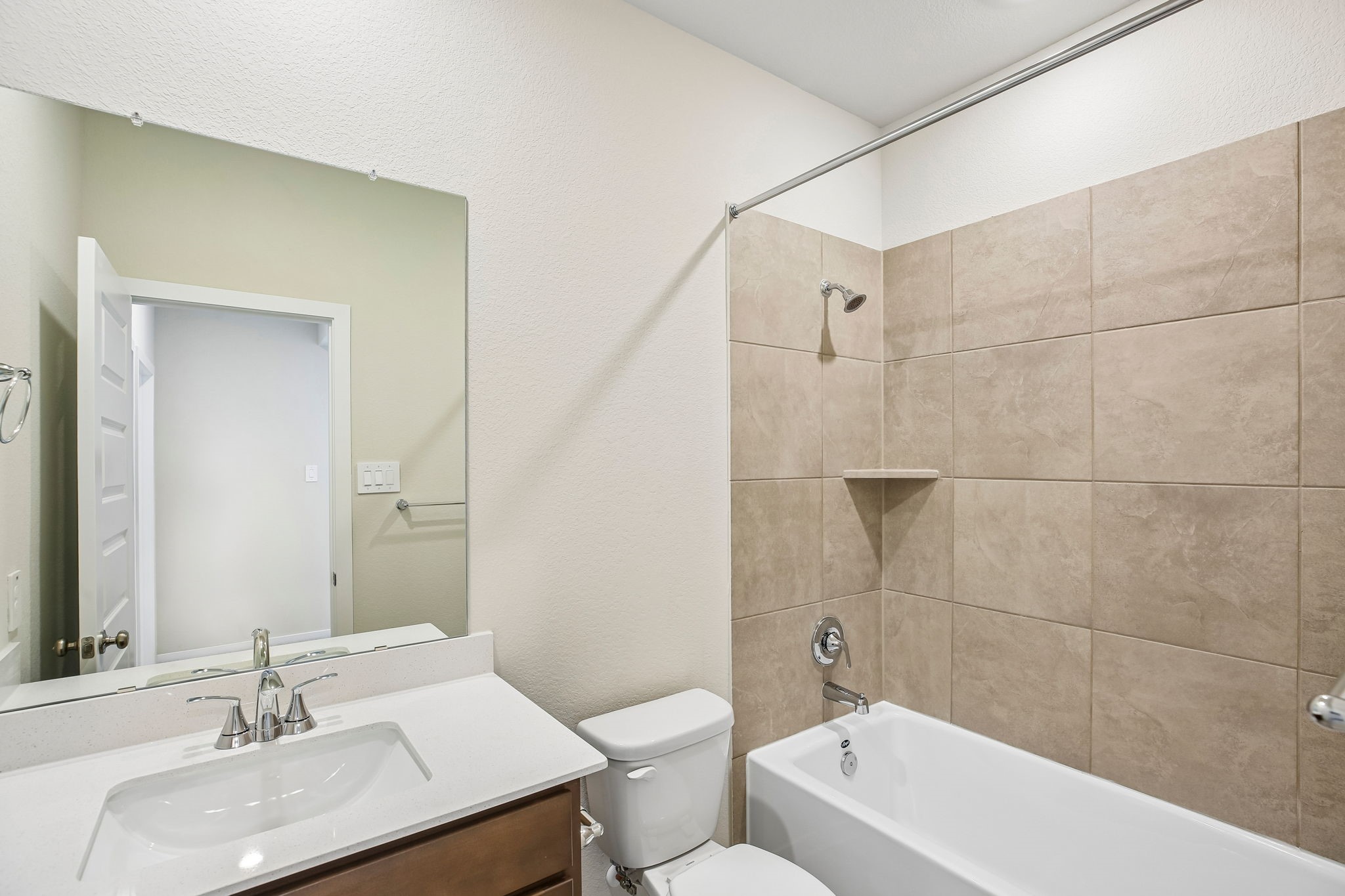 1007 Cedar Place Lane Property Photo 4