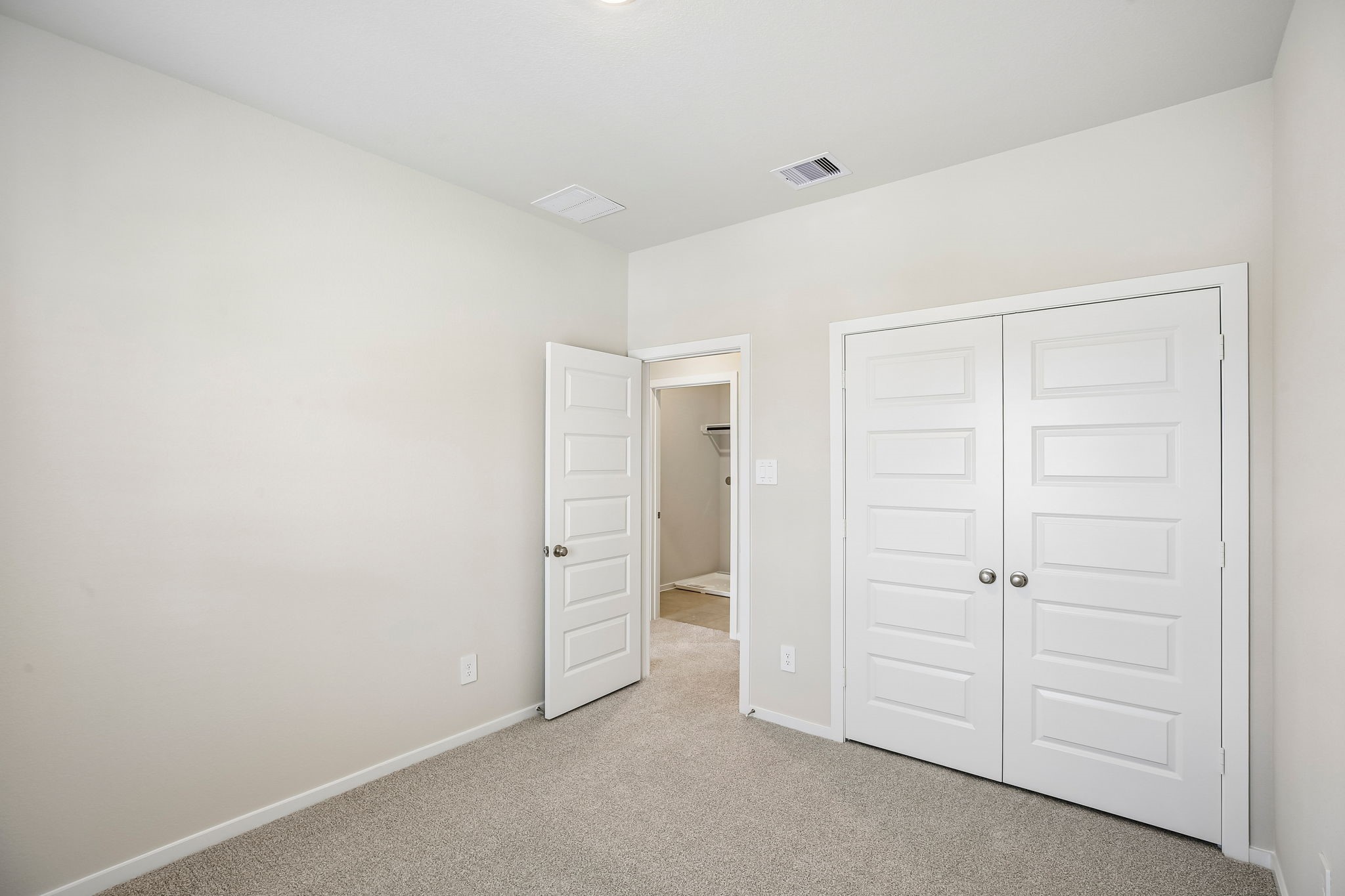 1007 Cedar Place Lane Property Photo 6