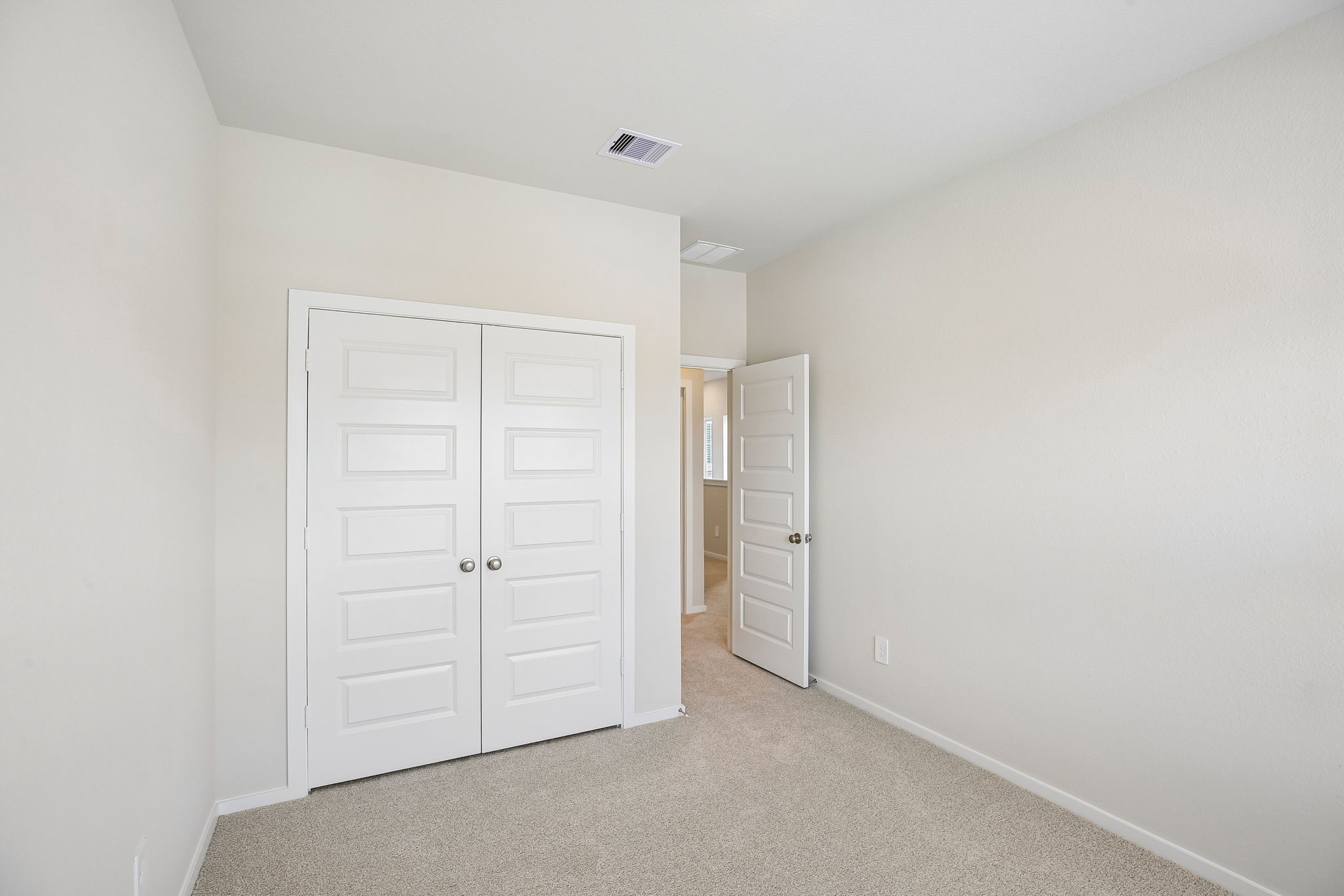 1007 Cedar Place Lane Property Photo 9