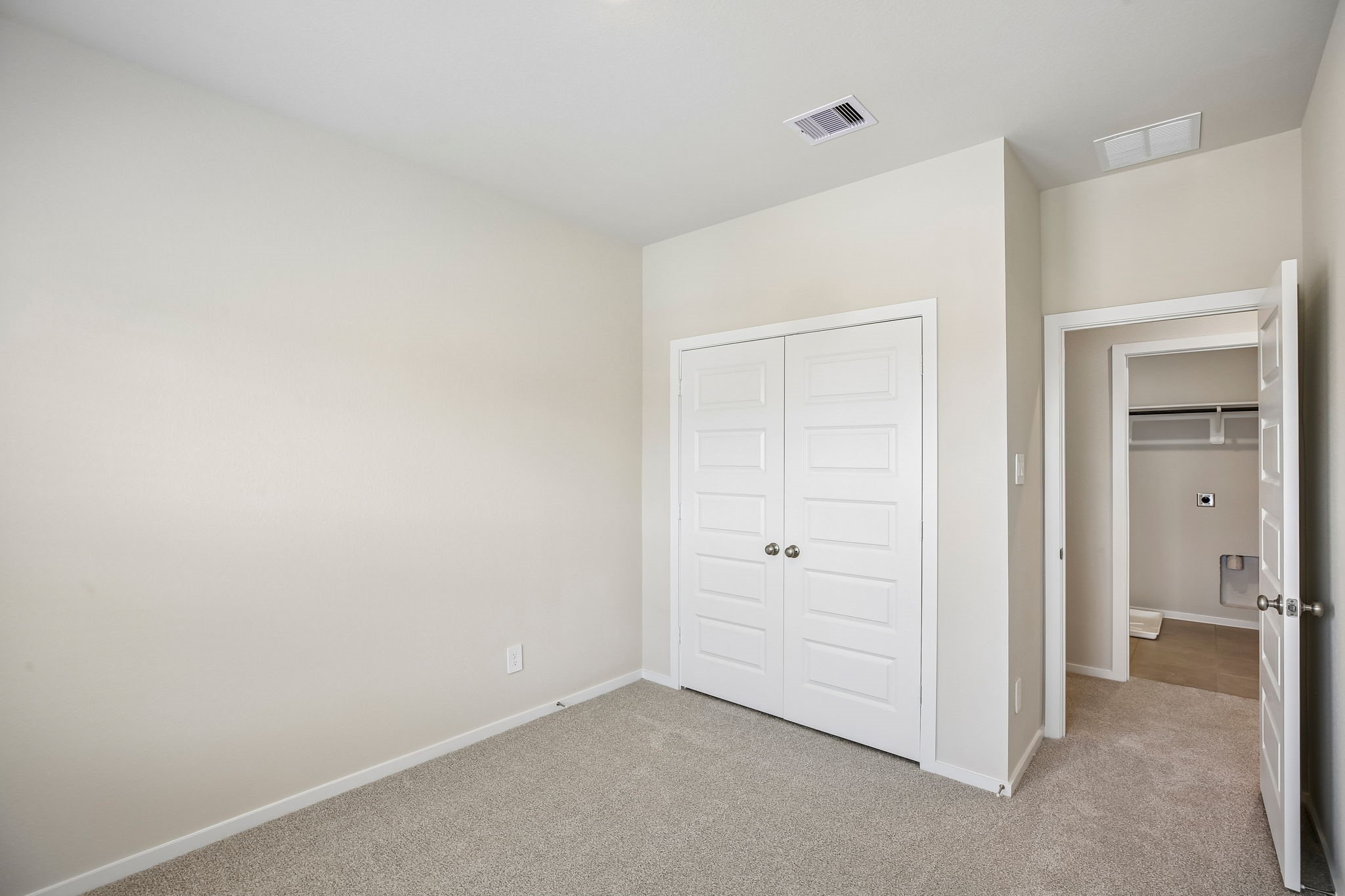 1007 Cedar Place Lane Property Photo 10