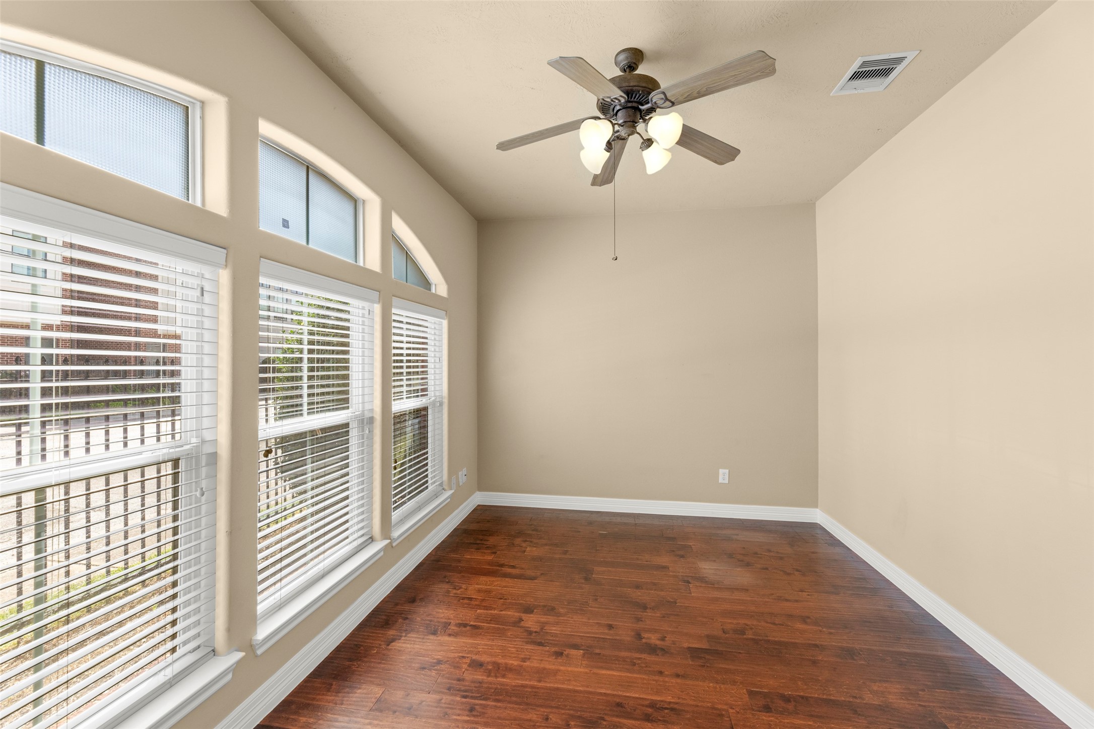 1716 Aden Drive Property Photo 9