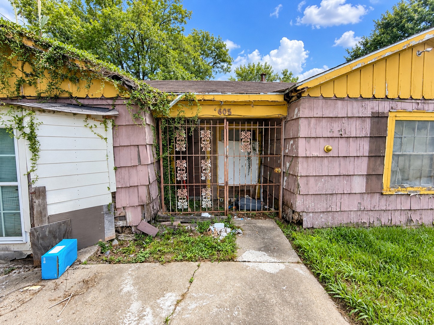 6605 Goforth Street Property Photo 2