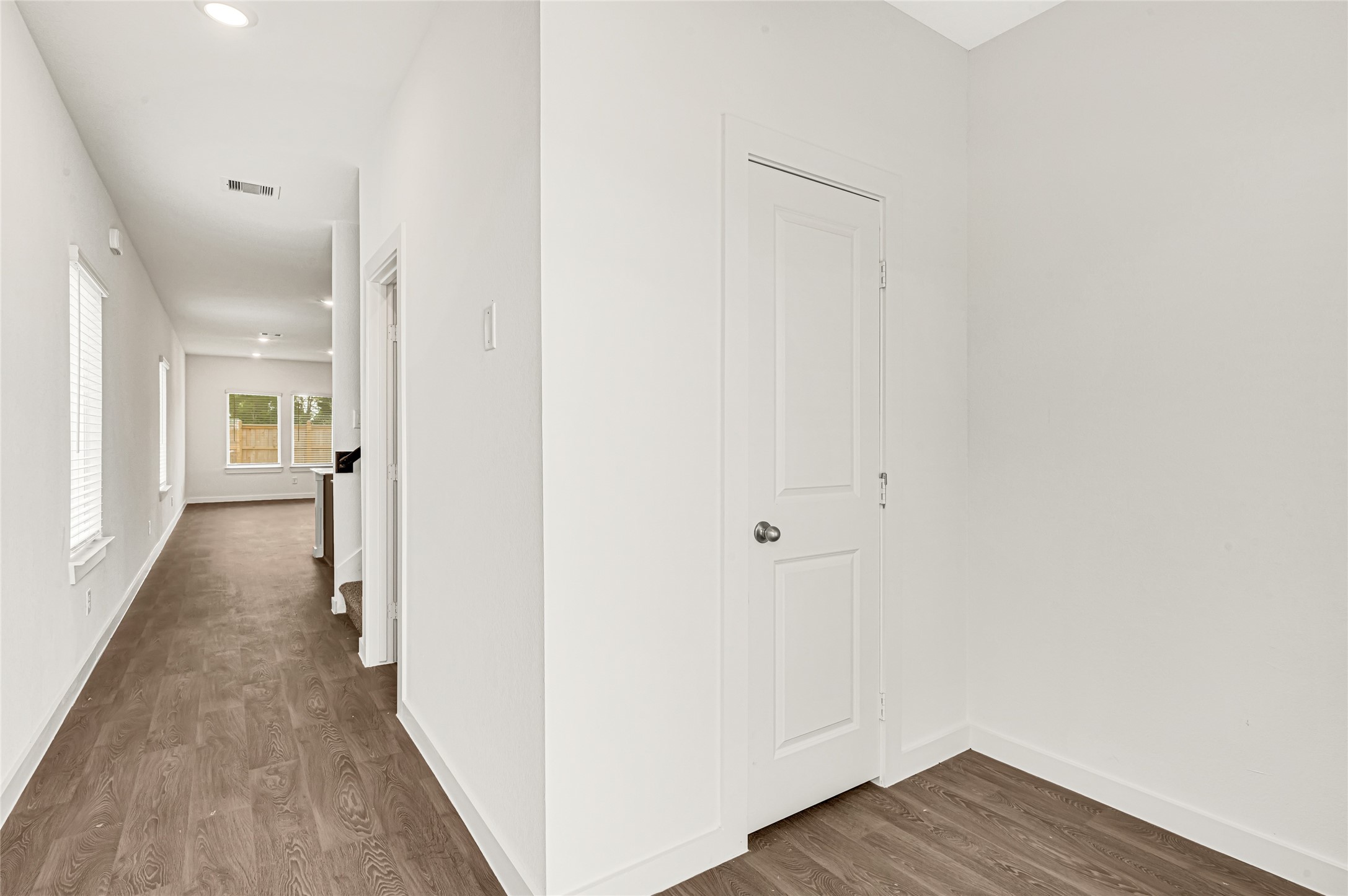 6814 Spur Creek Drive Property Photo 3