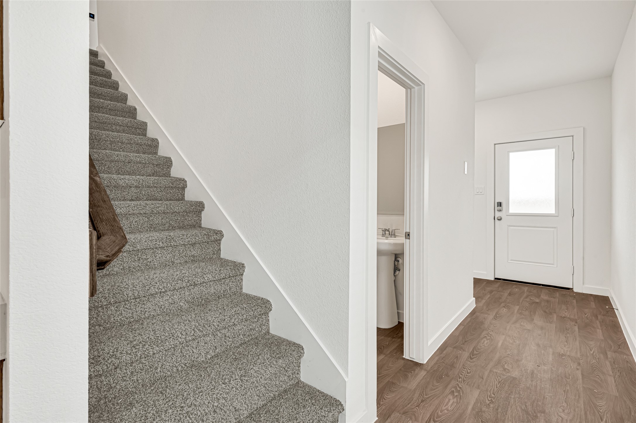 6814 Spur Creek Drive Property Photo 4