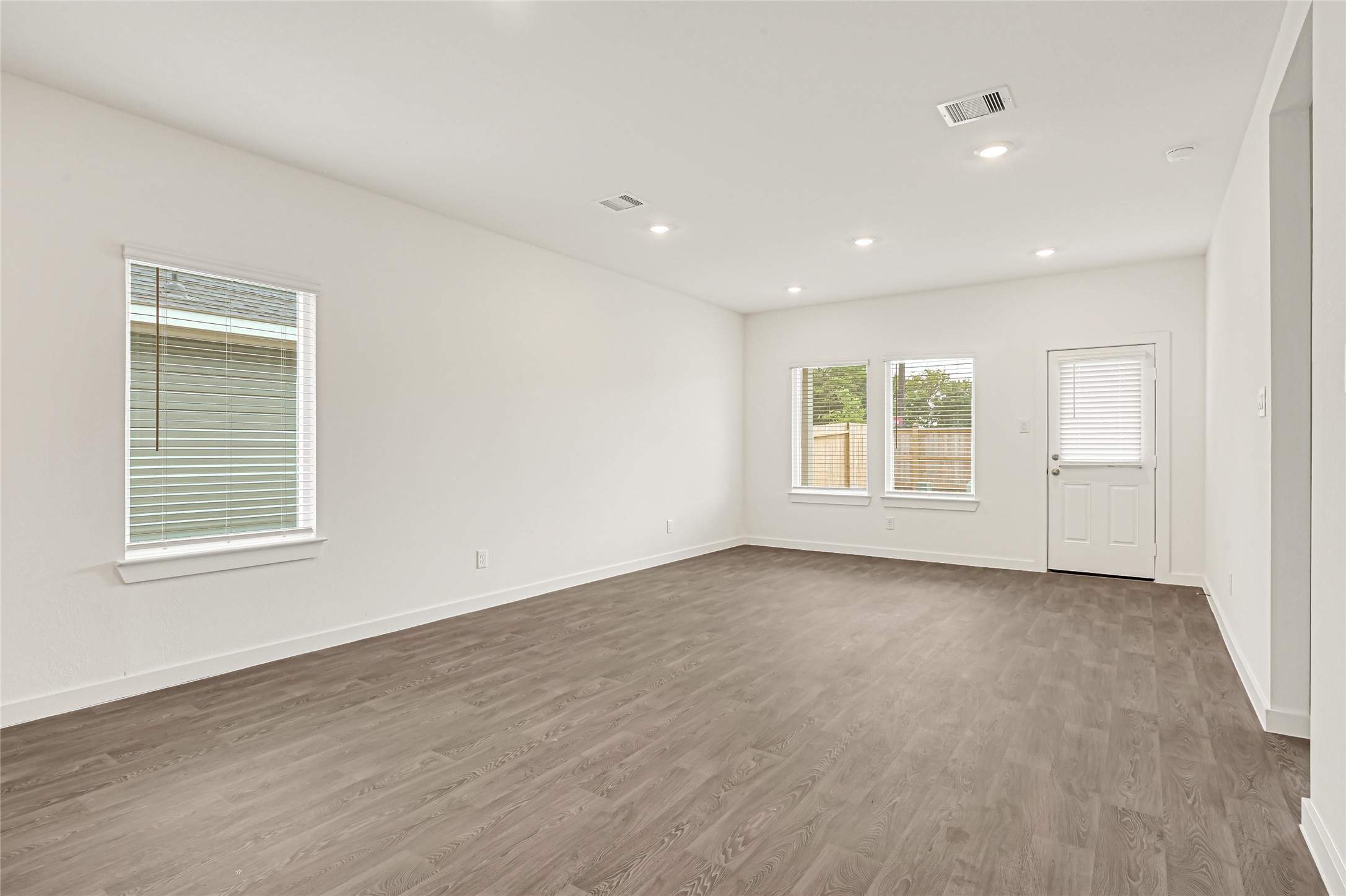 6814 Spur Creek Drive Property Photo 12