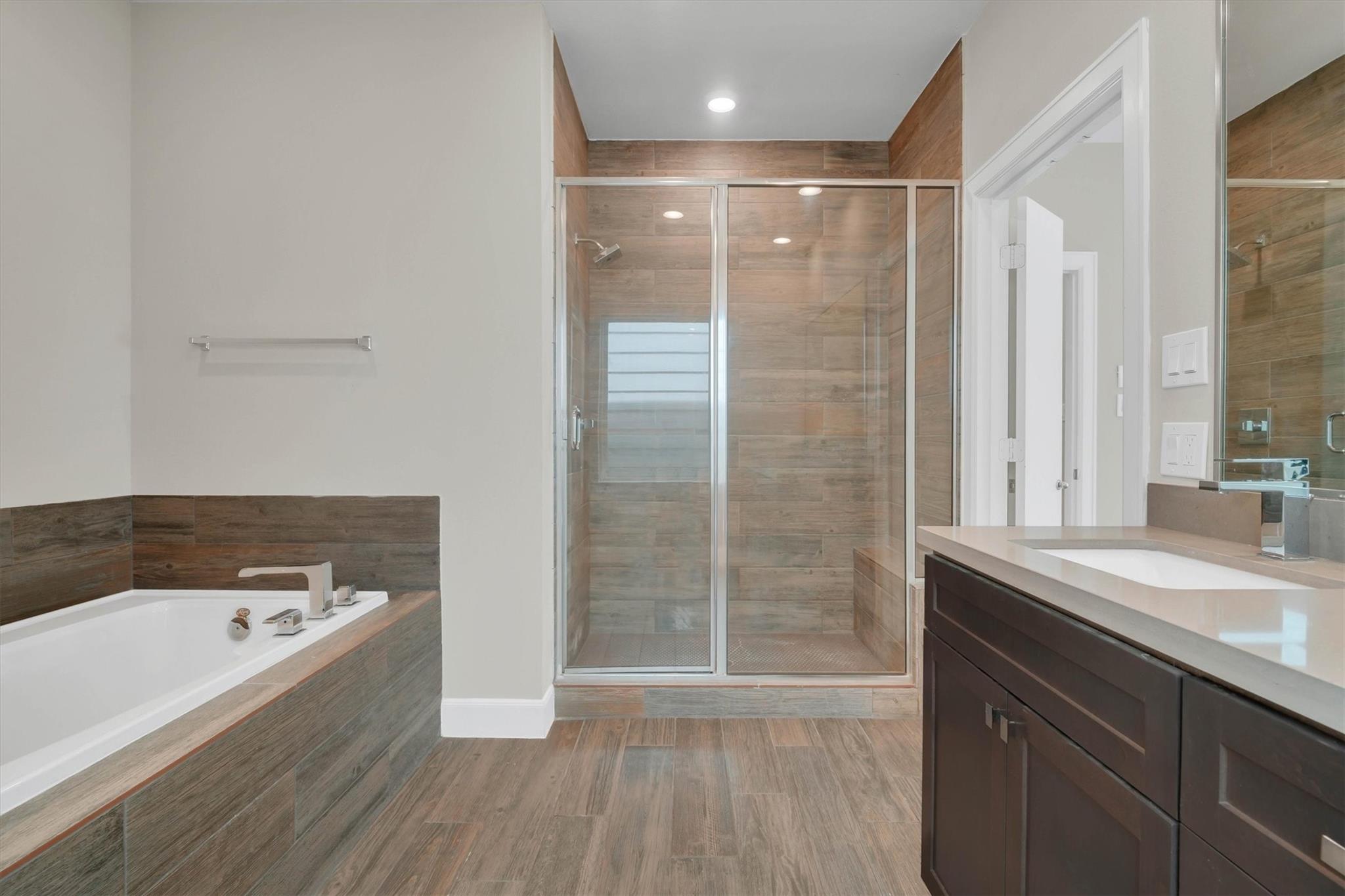 349 Eado Park Circle, Houston Tx 77020 Property Photo 4