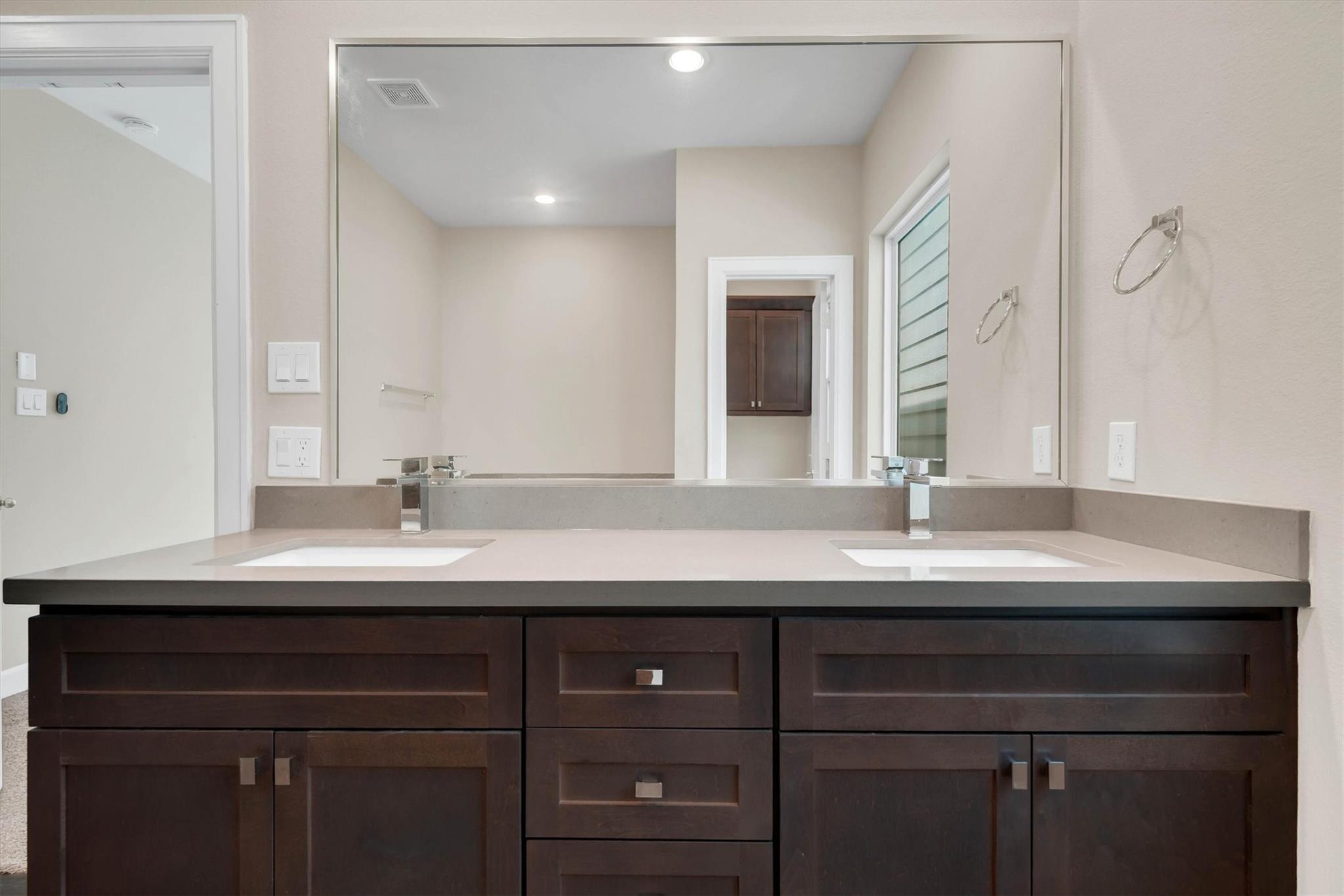 349 Eado Park Circle, Houston Tx 77020 Property Photo 5