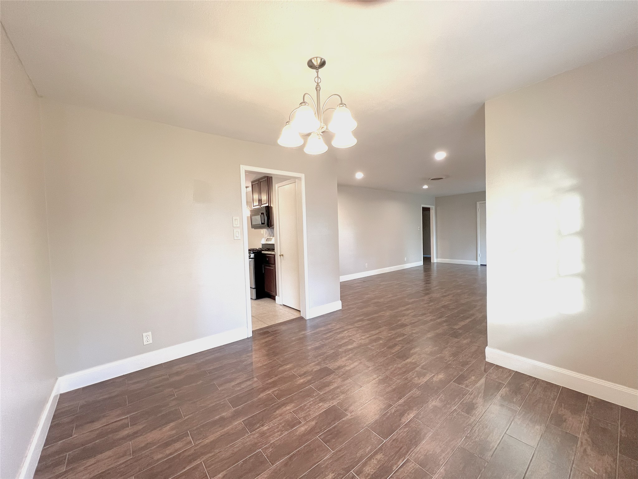 10014 Cedardale Drive Property Photo 7