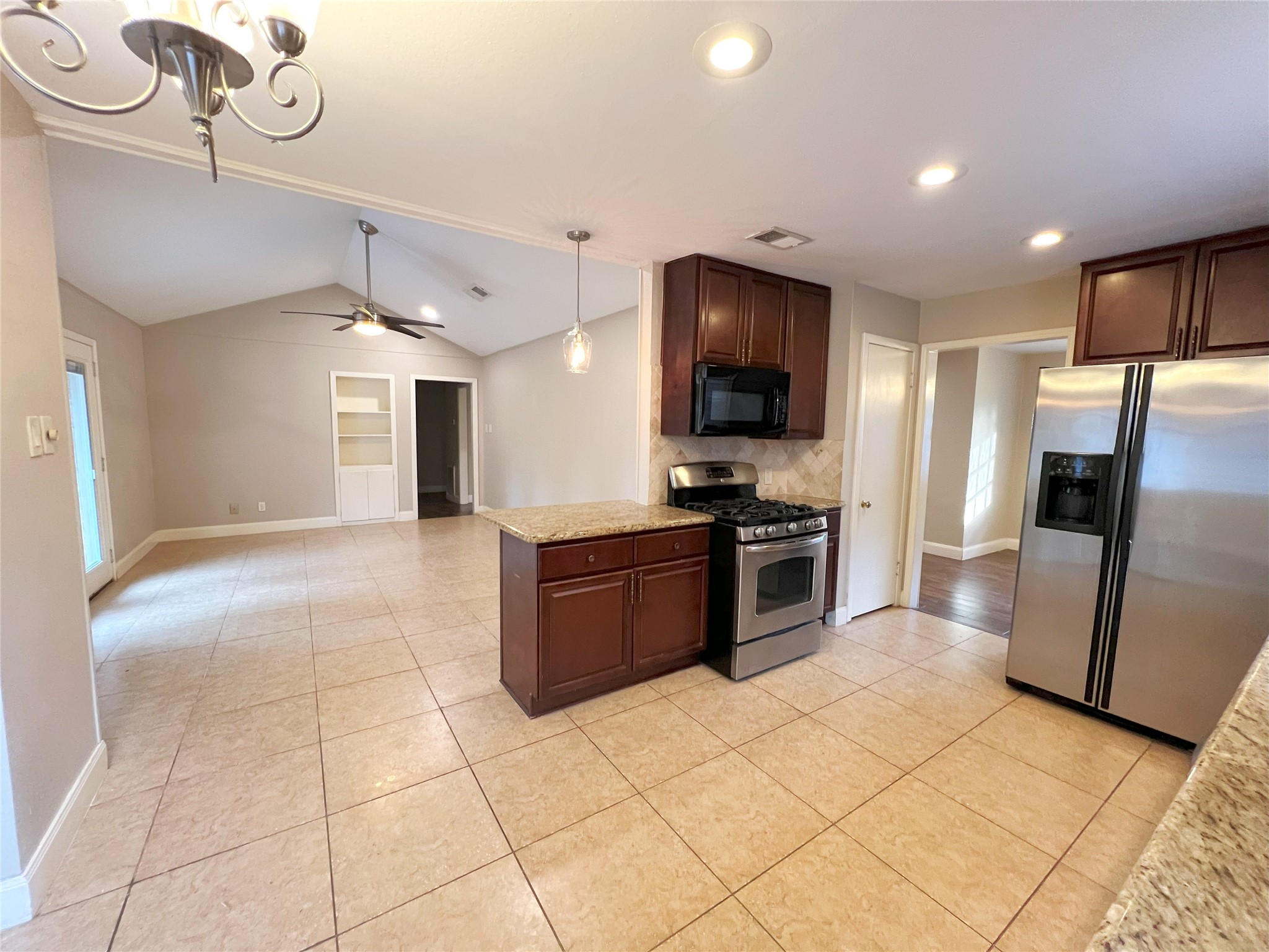 10014 Cedardale Drive Property Photo 11
