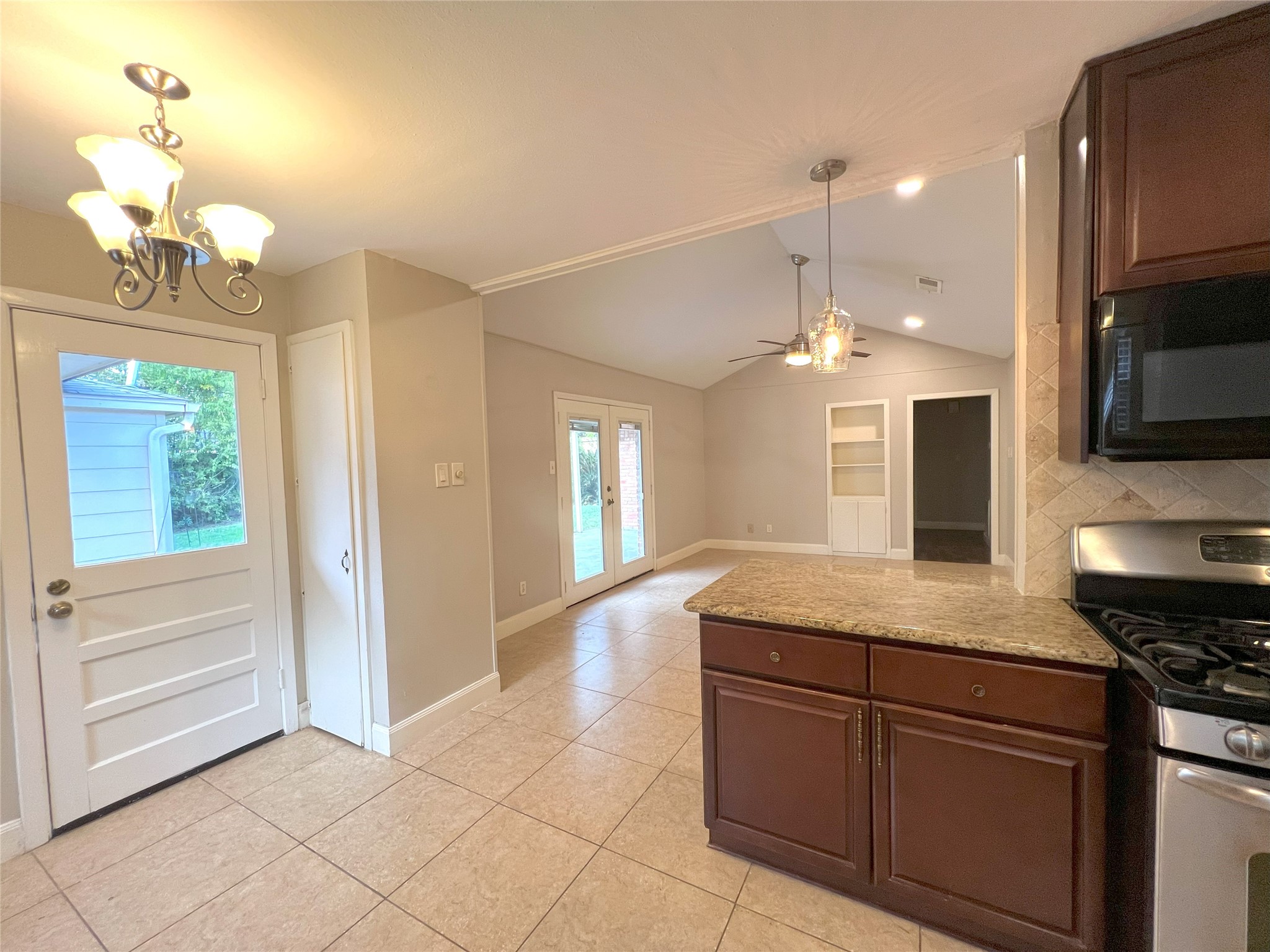 10014 Cedardale Drive Property Photo 13
