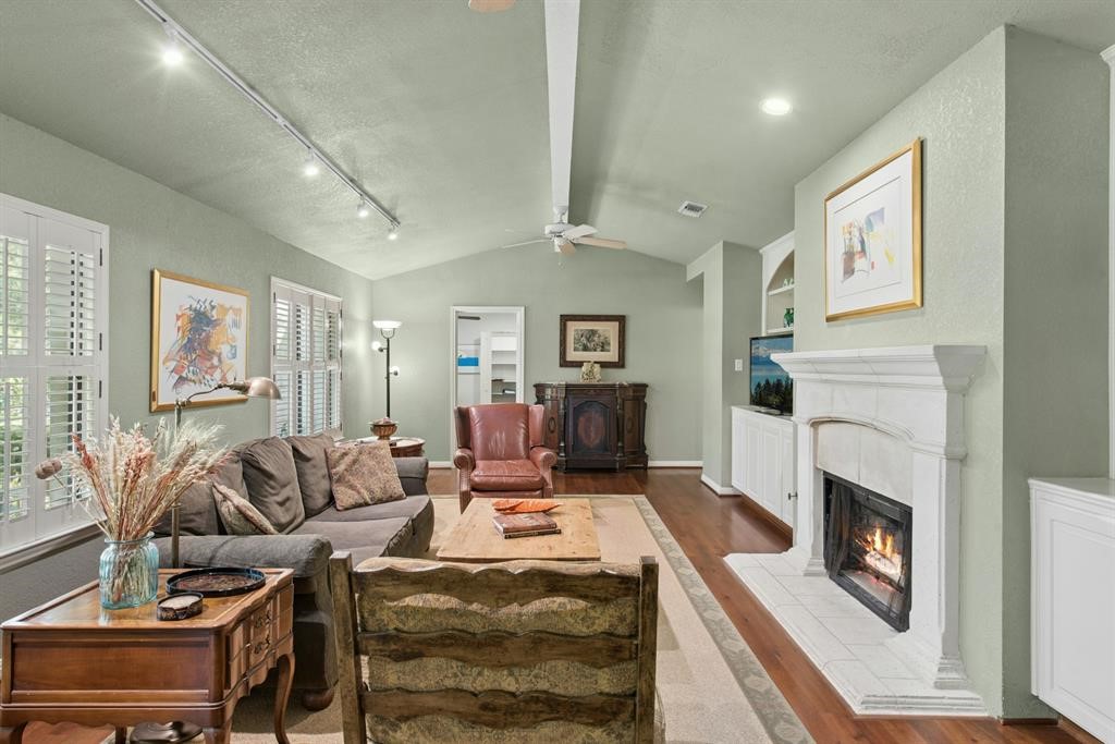 6604 Liveoak Drive Property Photo 6