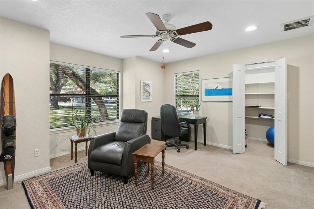 6604 Liveoak Drive Property Photo 17