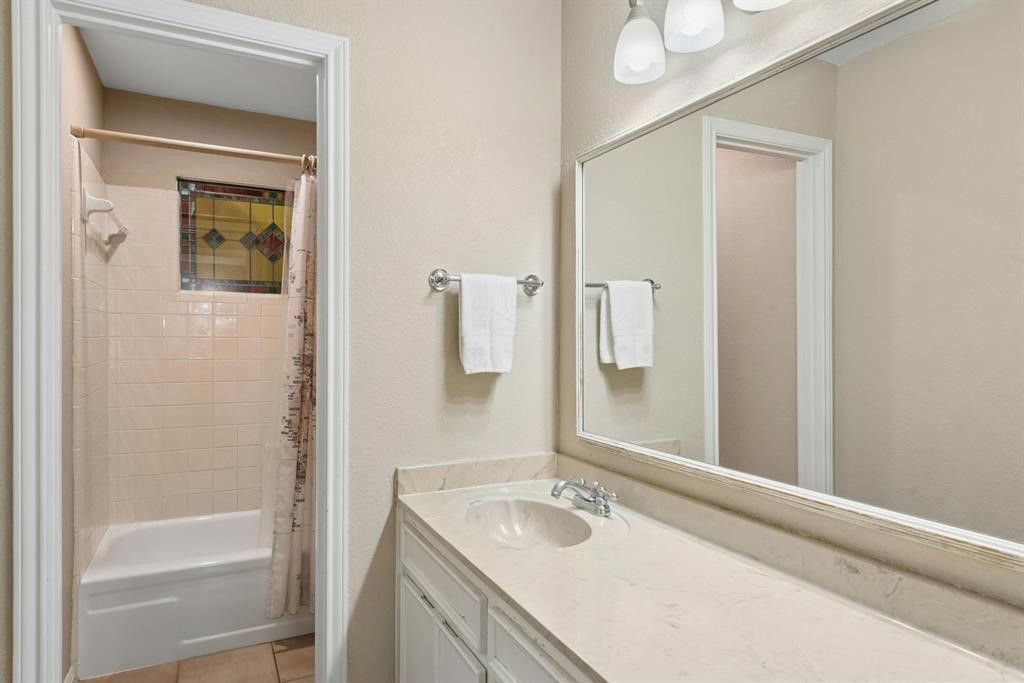6604 Liveoak Drive Property Photo 18