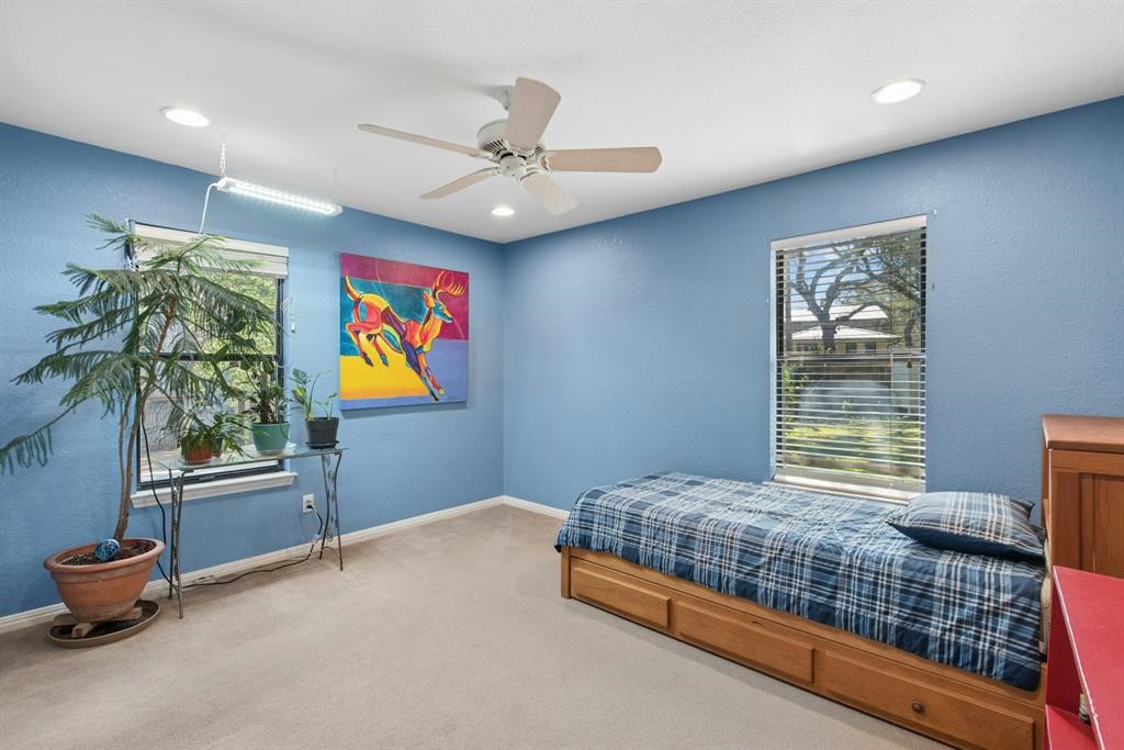 6604 Liveoak Drive Property Photo 22