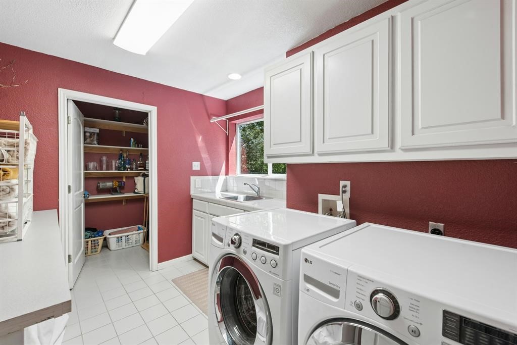 6604 Liveoak Drive Property Photo 23