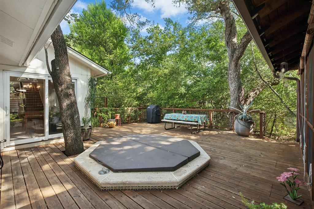 6604 Liveoak Drive Property Photo 27