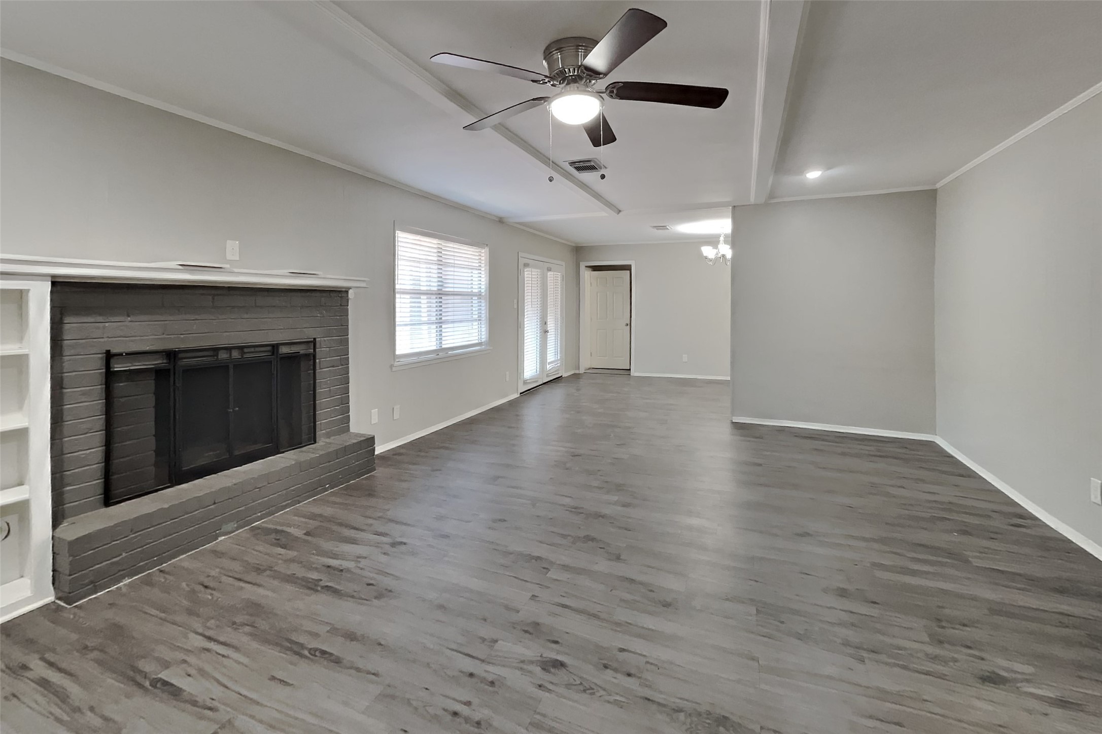 246 Spring Pines Drive Property Photo 2