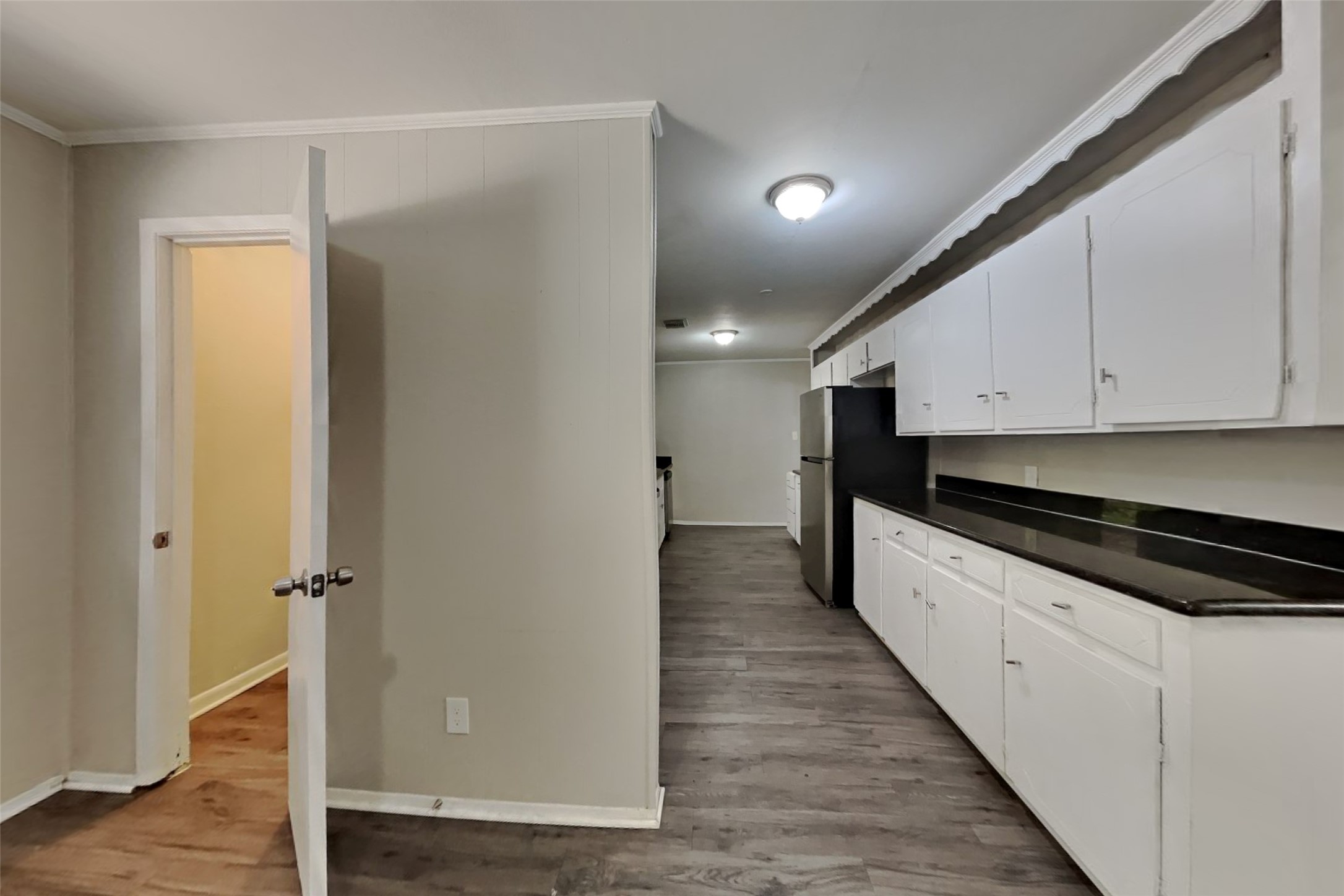 246 Spring Pines Drive Property Photo 4