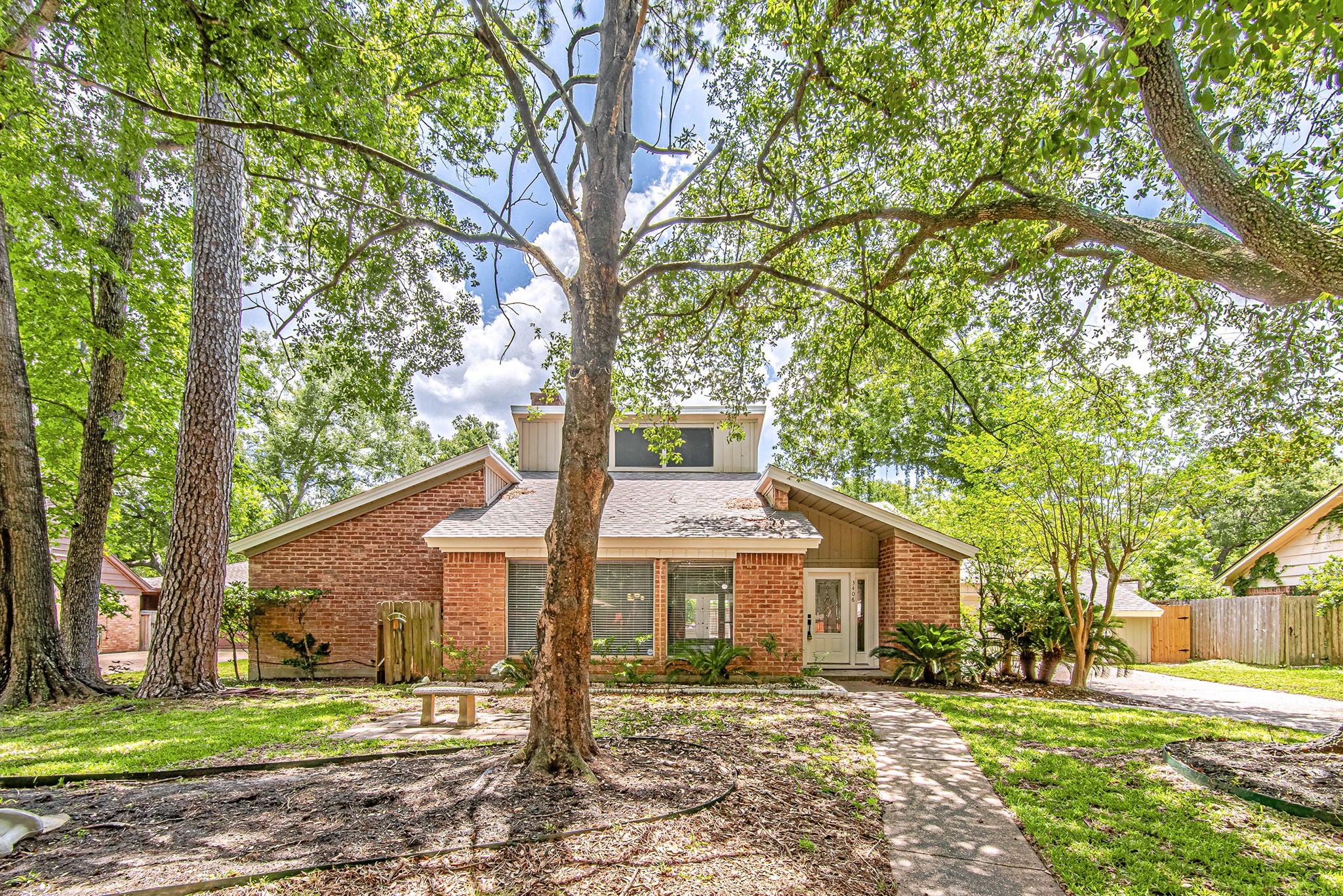 3406 Forest Village Drive Property Photo 4