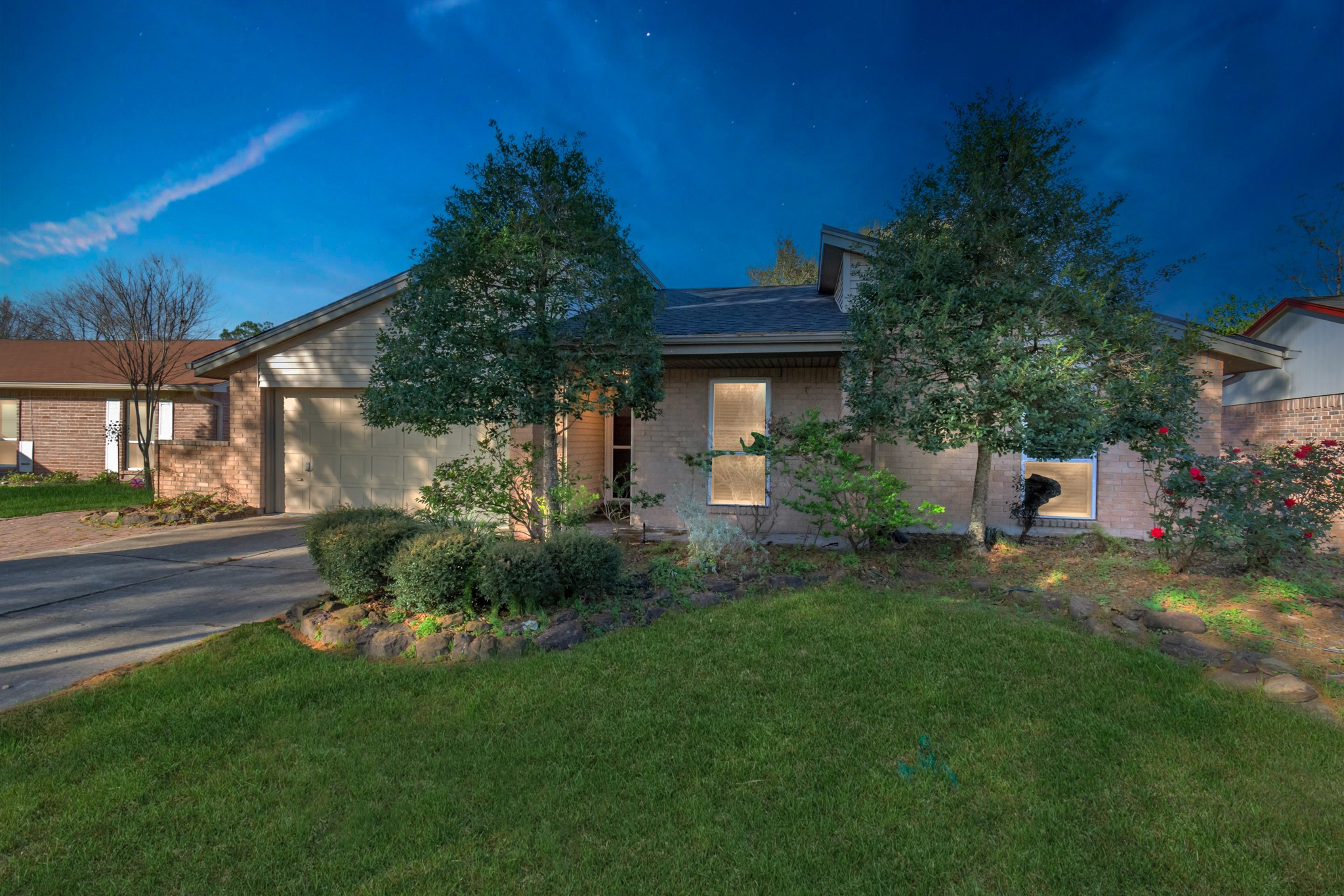 16814 Cobble Ridge Drive Property Photo 1